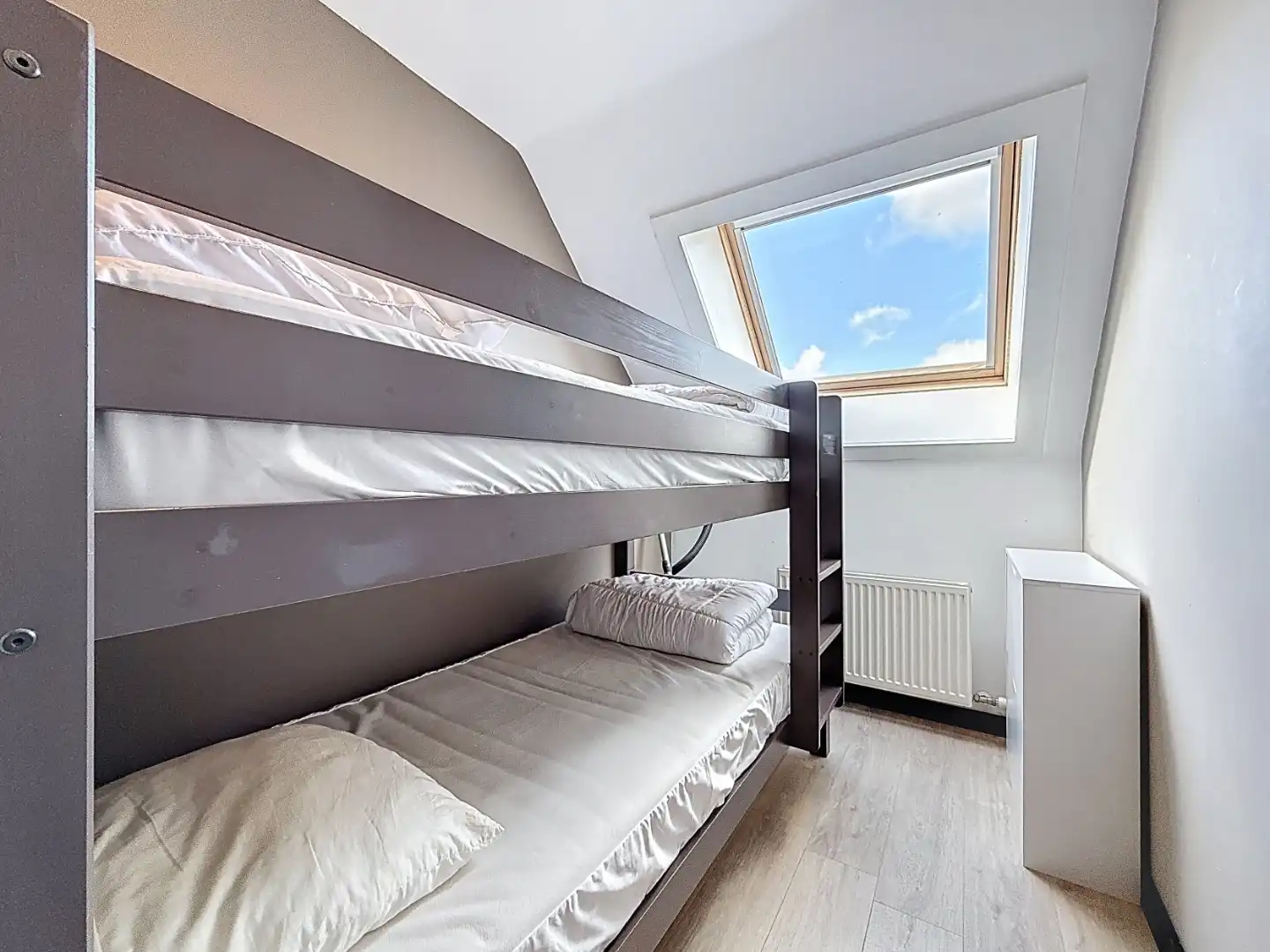 Instapklaar appartement met zicht op de vaargeul te Nieuwpoort-Bad foto 11