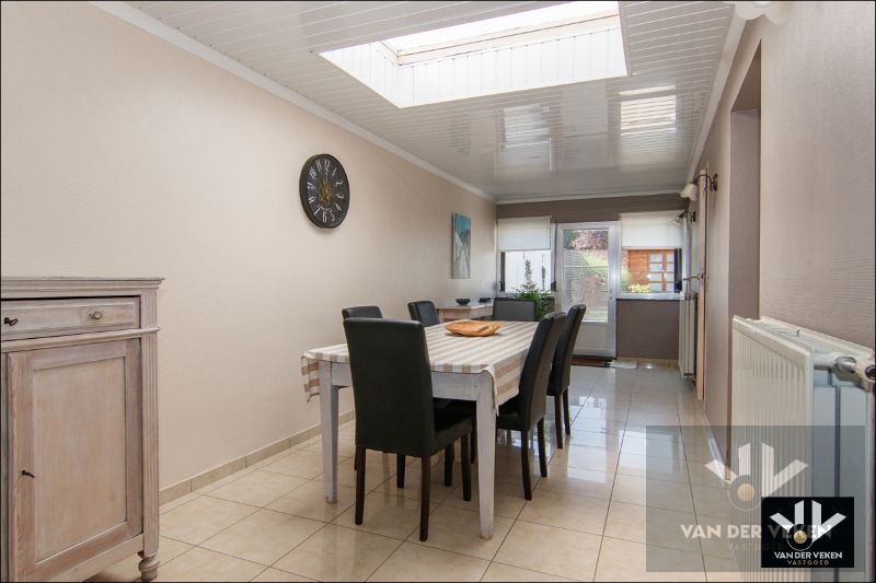 RUIME, VERZORGDE RIJWONING MET TOFFE STADSTUIN foto 6