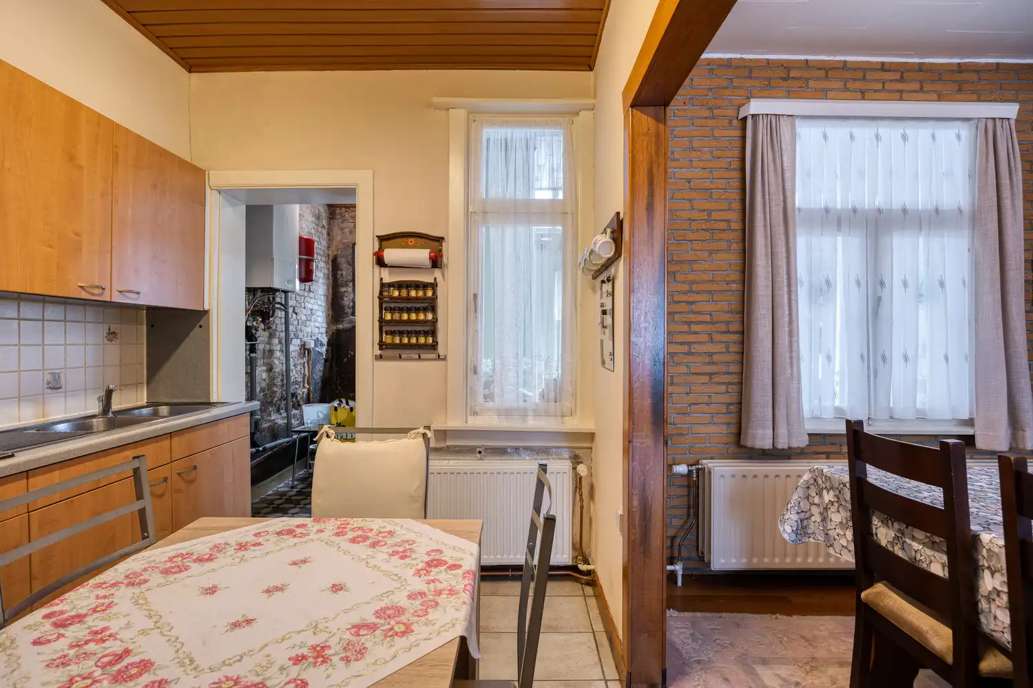 Unieke te renoveren vrijstaande woning met 2 tot 3 slks en kleine tuin! foto 11