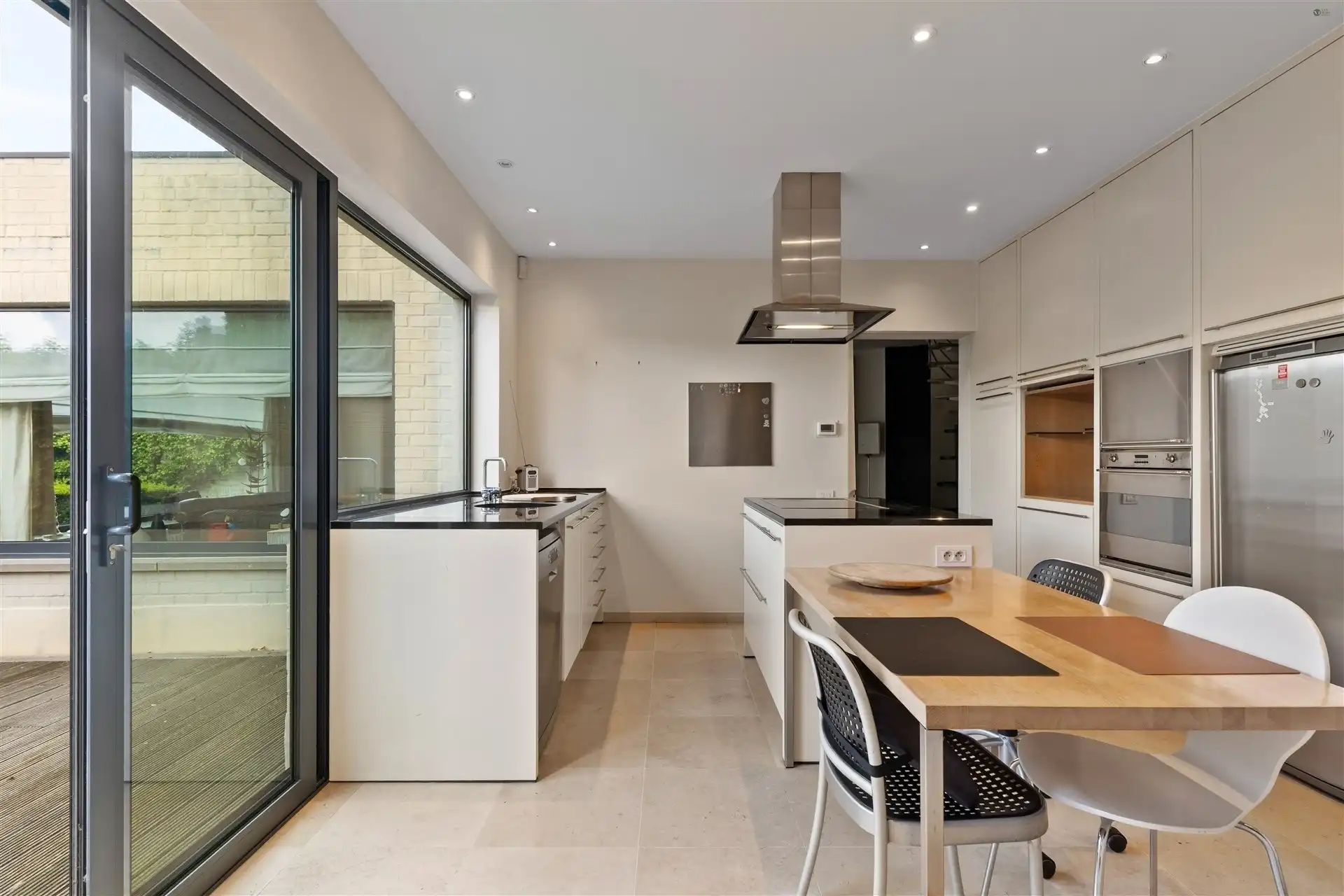 centraal gelegen pand met veel potentieel foto 9