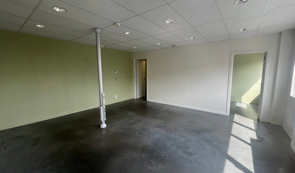 Bedrijfsgebouw met laadkade te koop in Zottegem foto 11