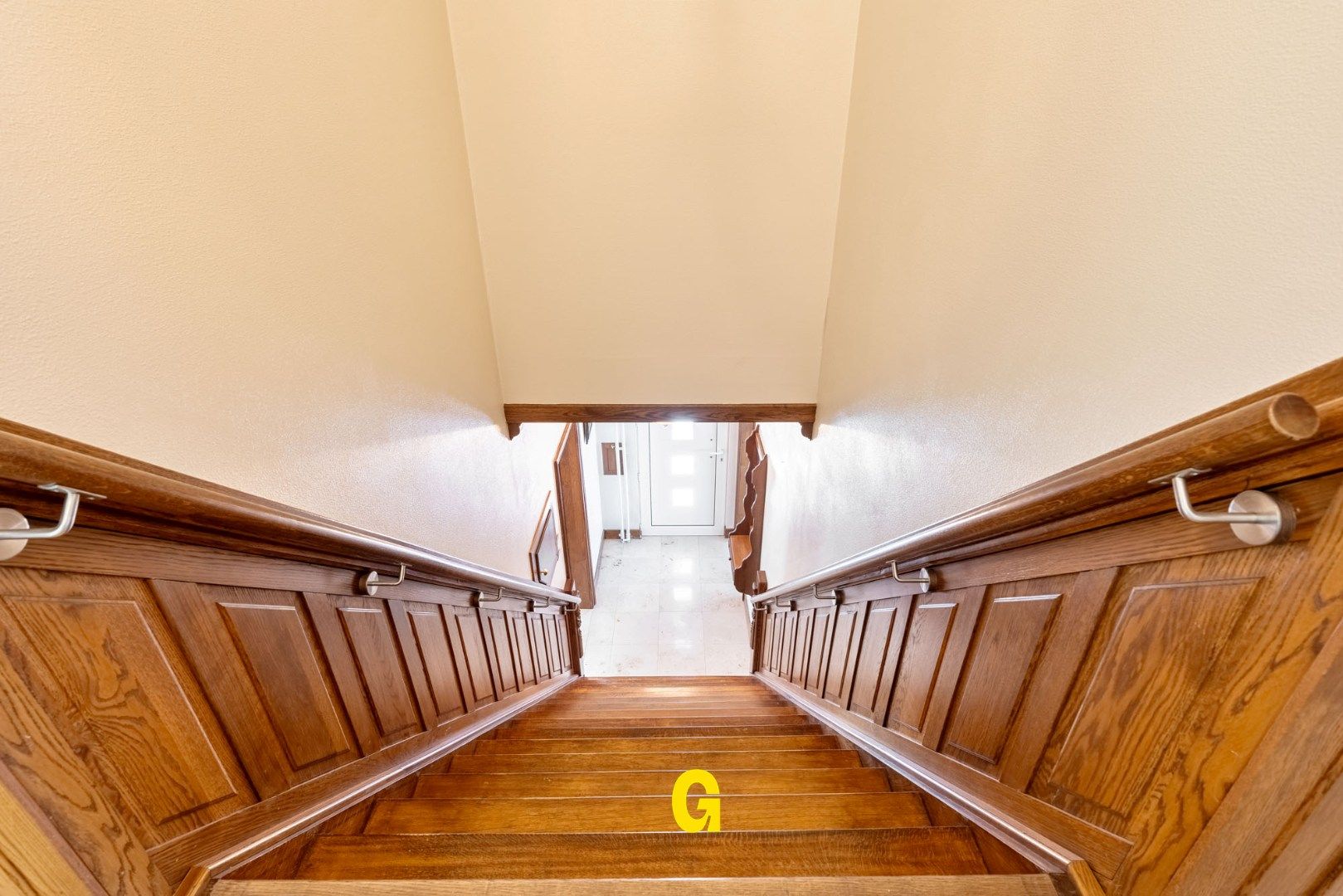 Netjes verzorgde halfopen woning met ruime garage vlakbij het centrum van Munsterbilzen foto 25