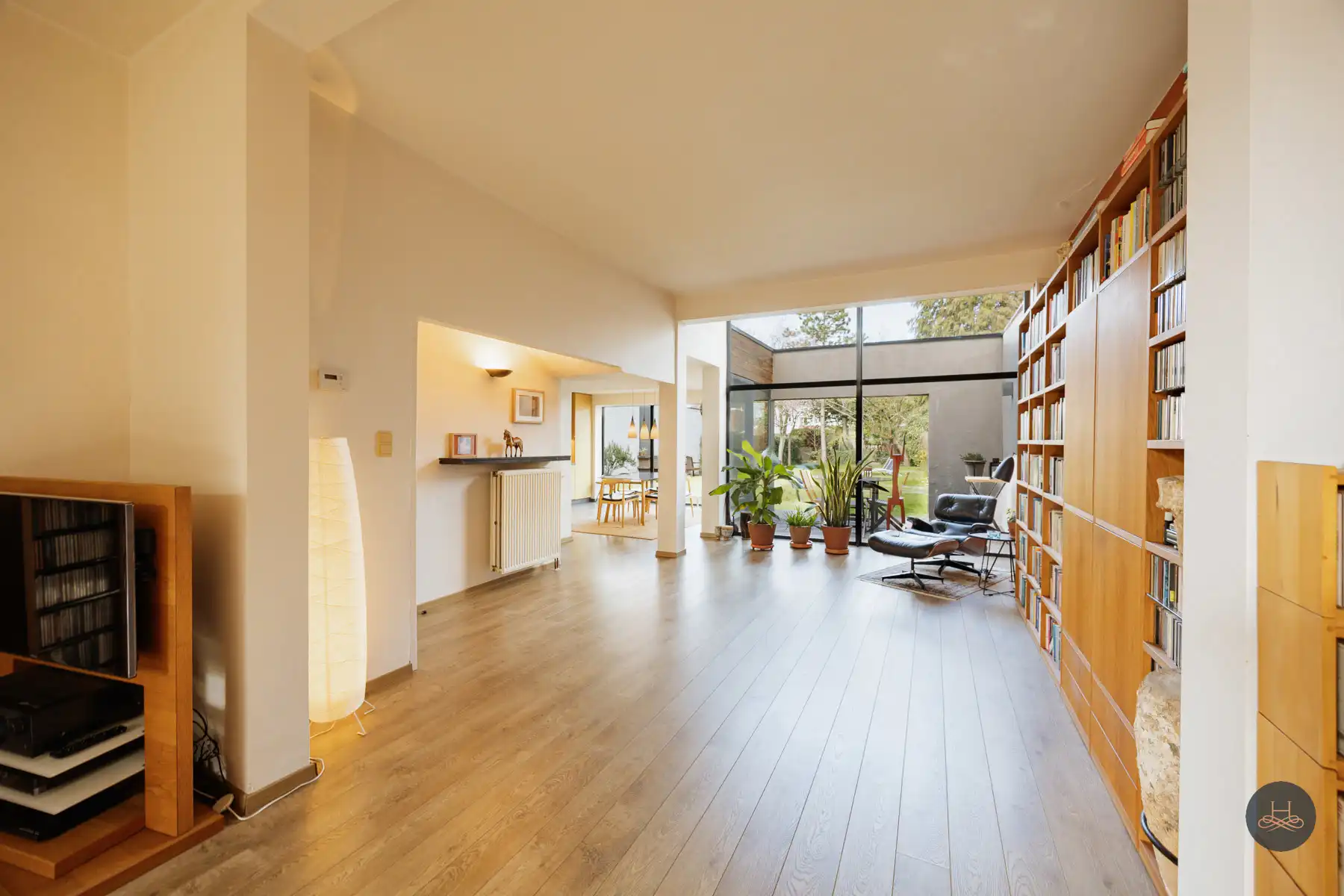 Prachtige, lichtrijke herenwoning op een rustige toplocatie foto 2