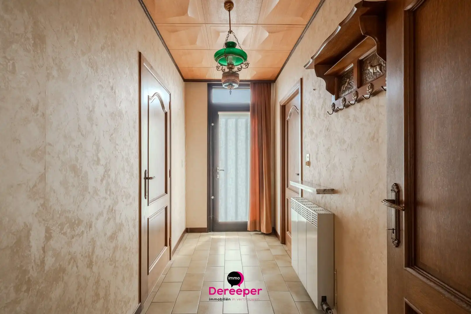 Te renoveren bungalow op ruim perceel van 678 m² foto 9