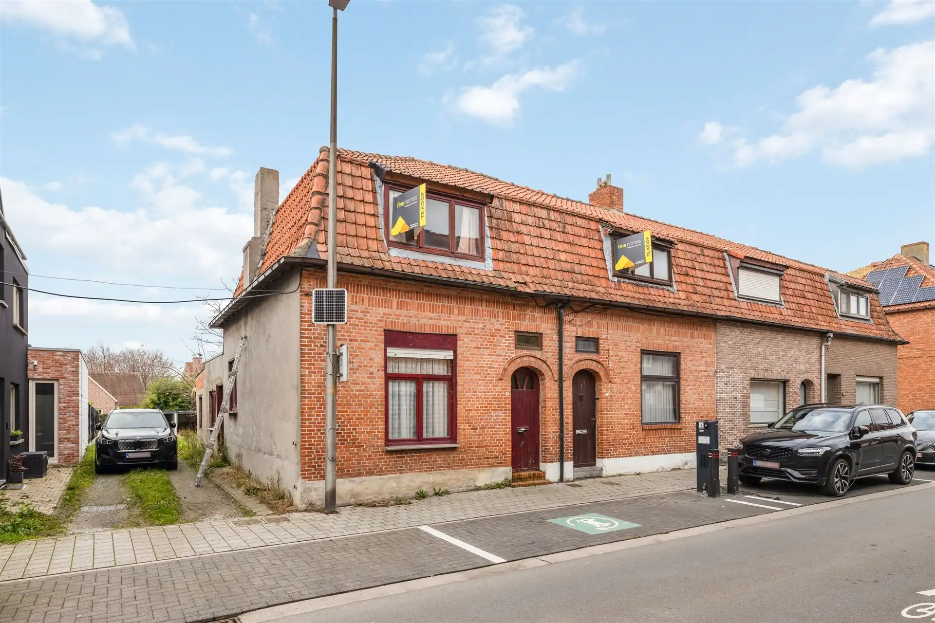 Hoofdfoto van de publicatie: Te renoveren halfopen bebouwing in het centrum van Sint-Gillis-Waas