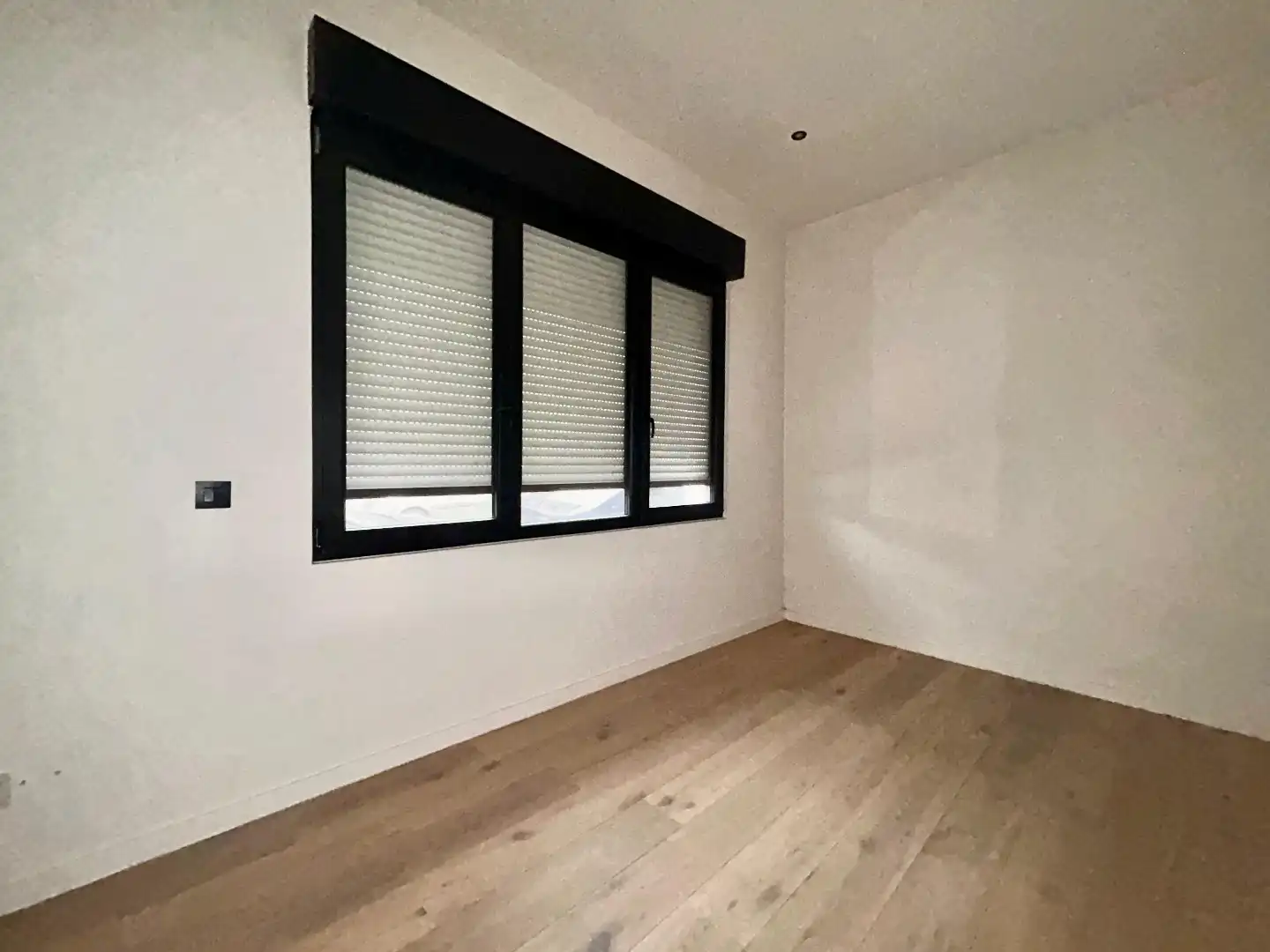 Gezellig gelijkvloers 2-slpk app met tuin. foto 8