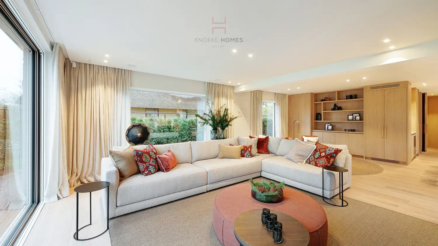 Subliem en smaakvol gerenoveerde villa op ca. 931 m2 terrein, gelegen in een rustige vilawijk nabij het centrum van Knokke. foto 4