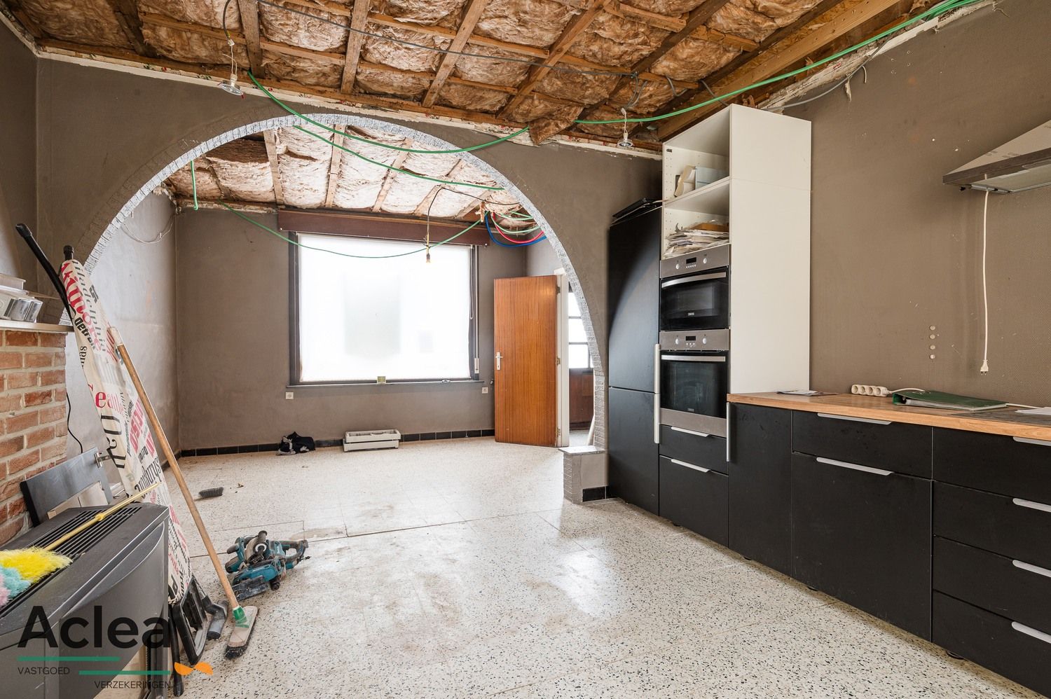 Renovatieproject op een perceel van 645m² met open zichten foto 4