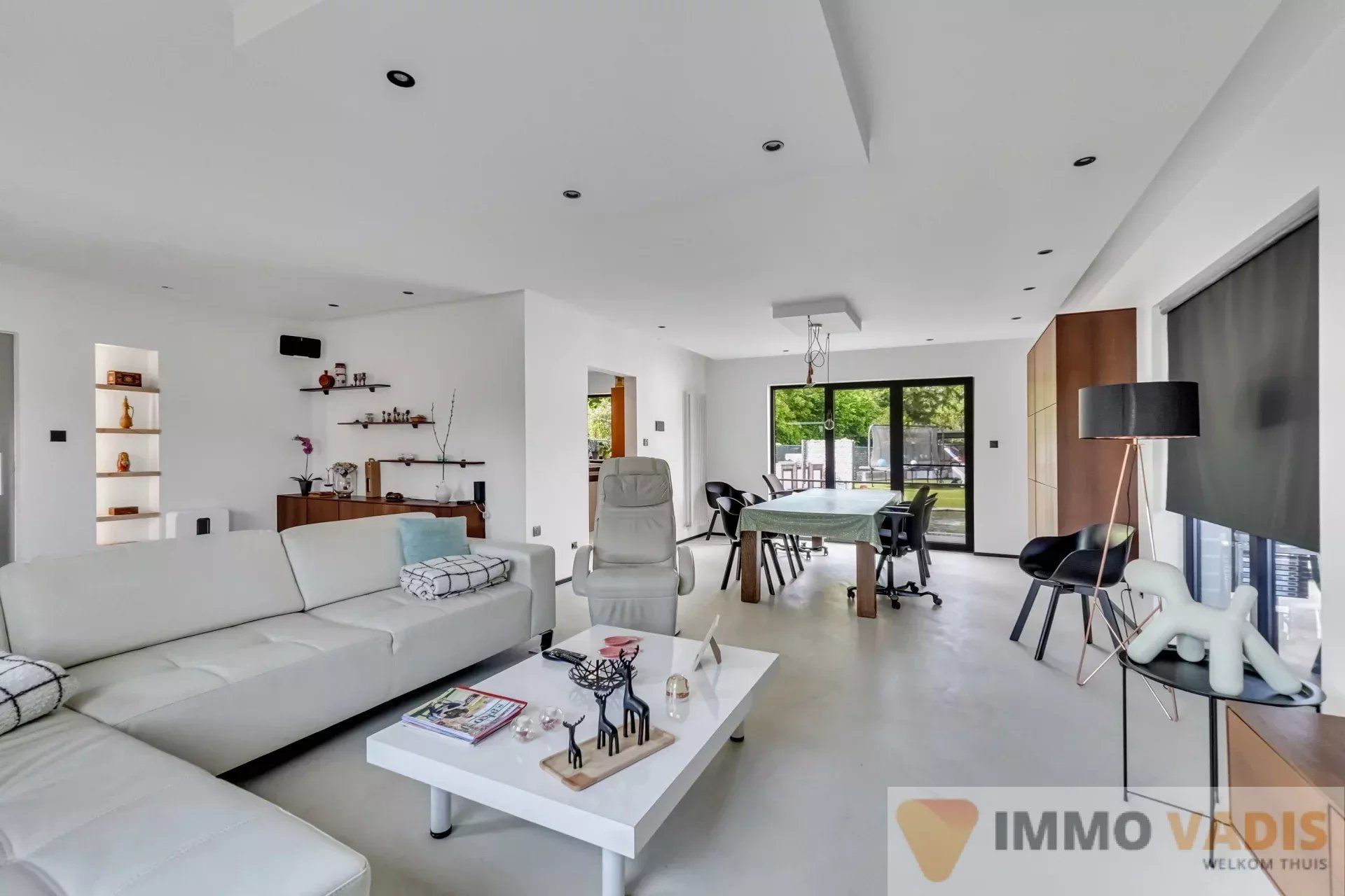 Ruime luxewoning met zwembad foto 6