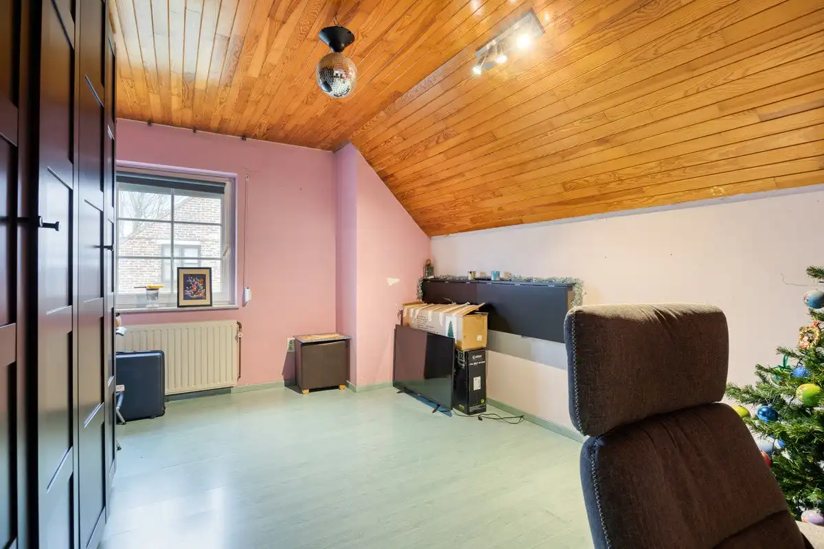 Gezellige, instapklare woning met 4 slaapkamers en prachtige tuin te koop in Mopertingen, Bilzen-Hoeselt foto 22