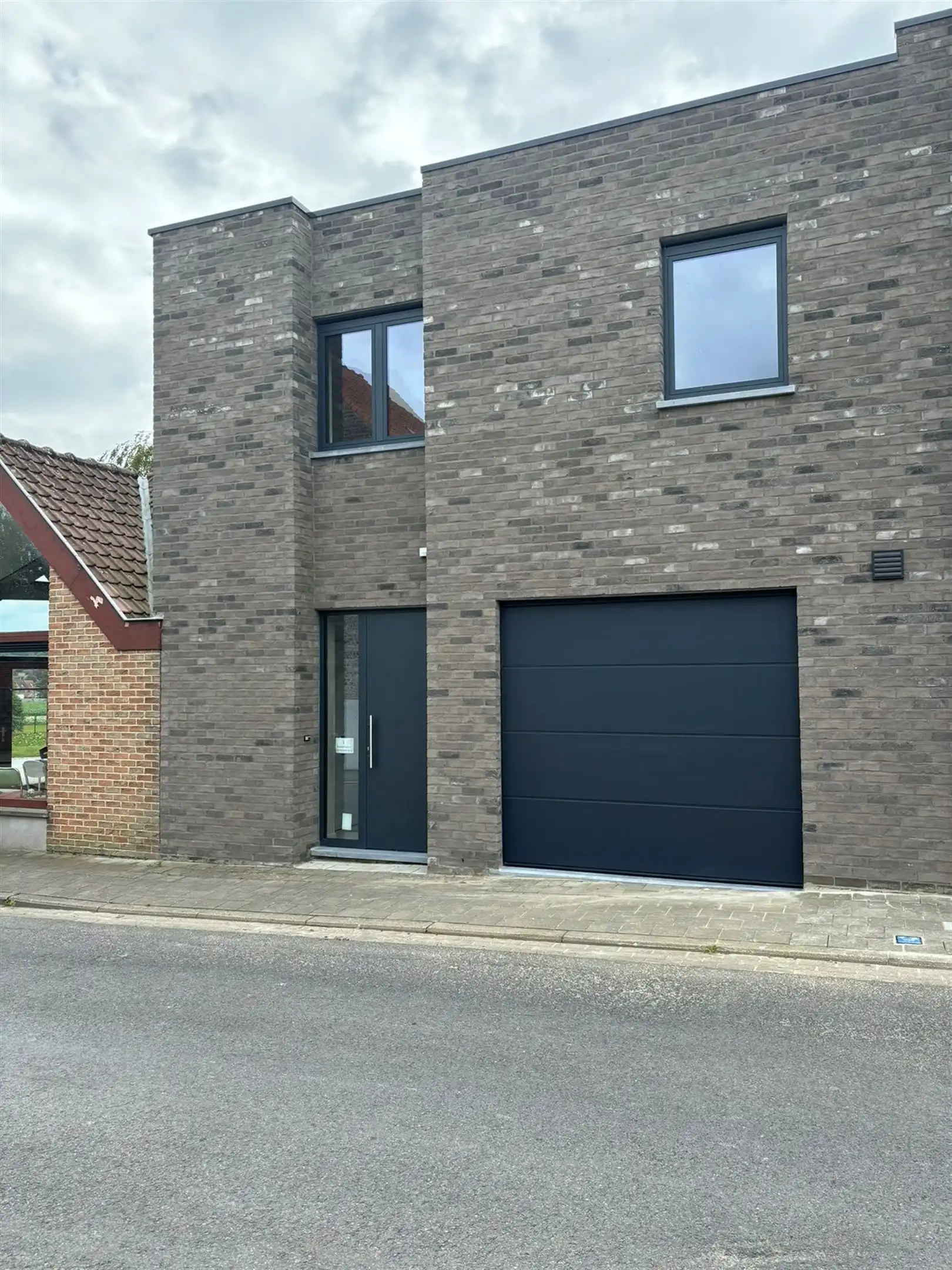 Nieuwbouw met 4 slaapkamers foto {{pictureIndex}}