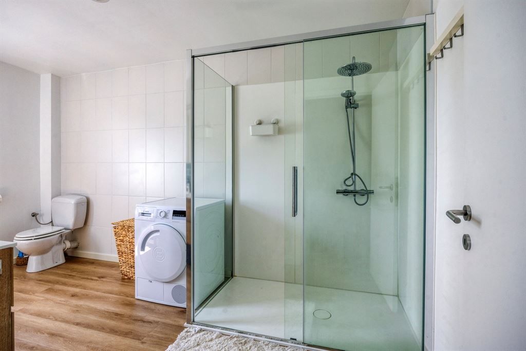 Knappe gerenoveerde woning op een gunstige locatie te Gelrode!  foto 17