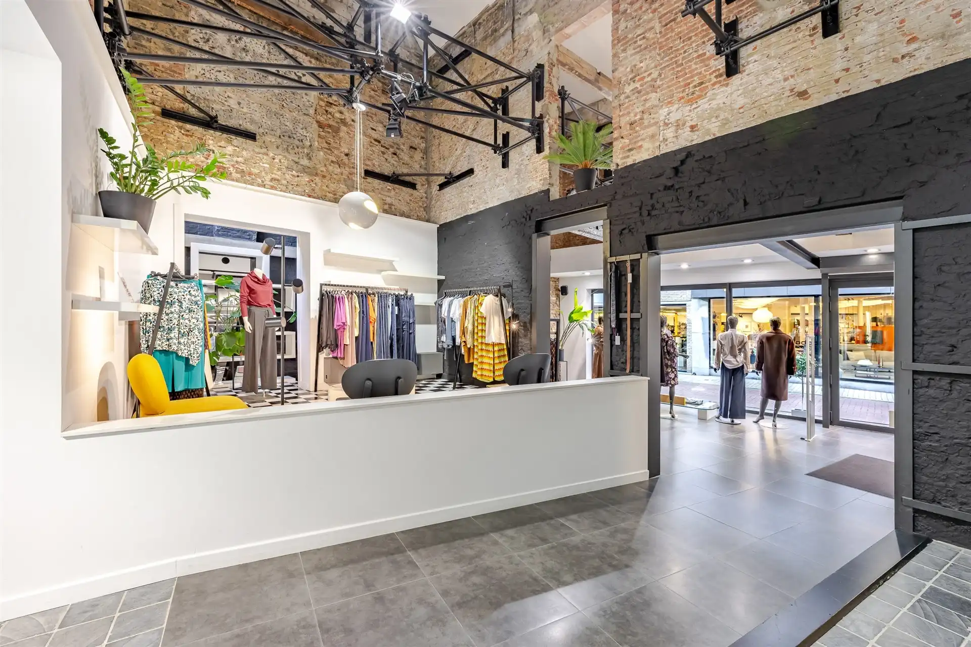 Prachtig winkelpand met duplex op groot perceel foto 5