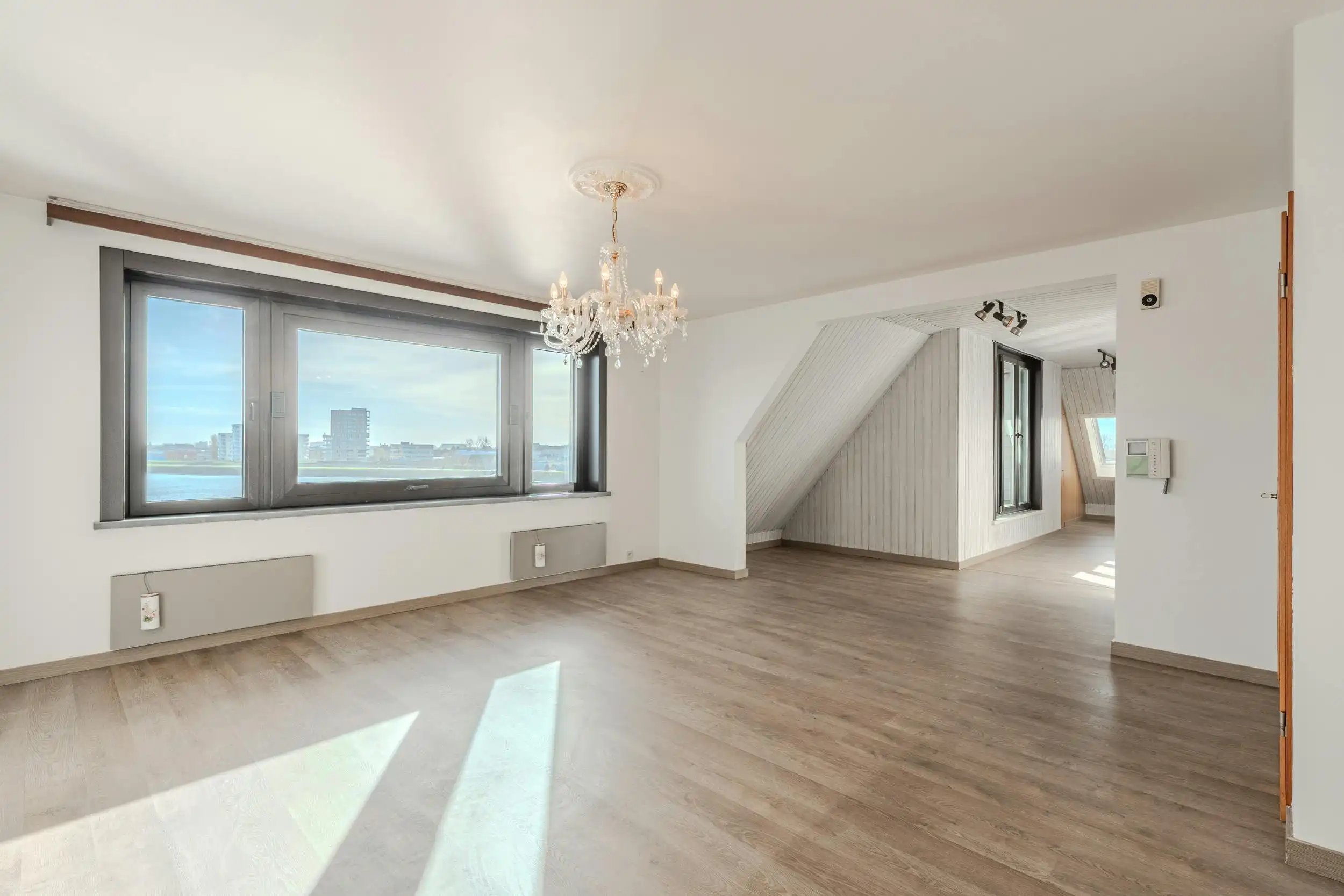 Ruim appartement met prachtig open zicht op de Spuikom foto 2