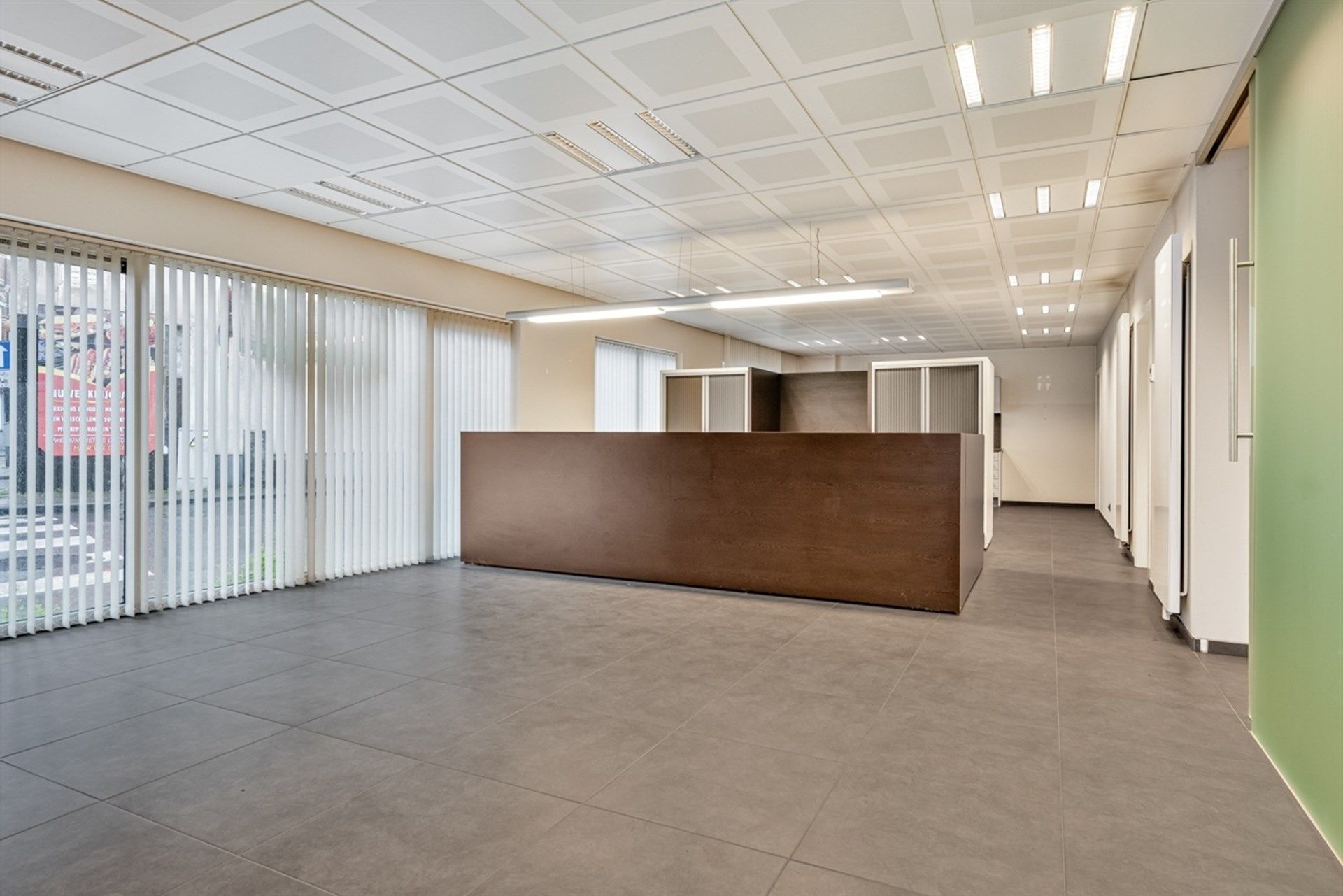  Handelsruimte / kantoor - 111 m² - nabij de Varkensmarkt Aalst foto 2