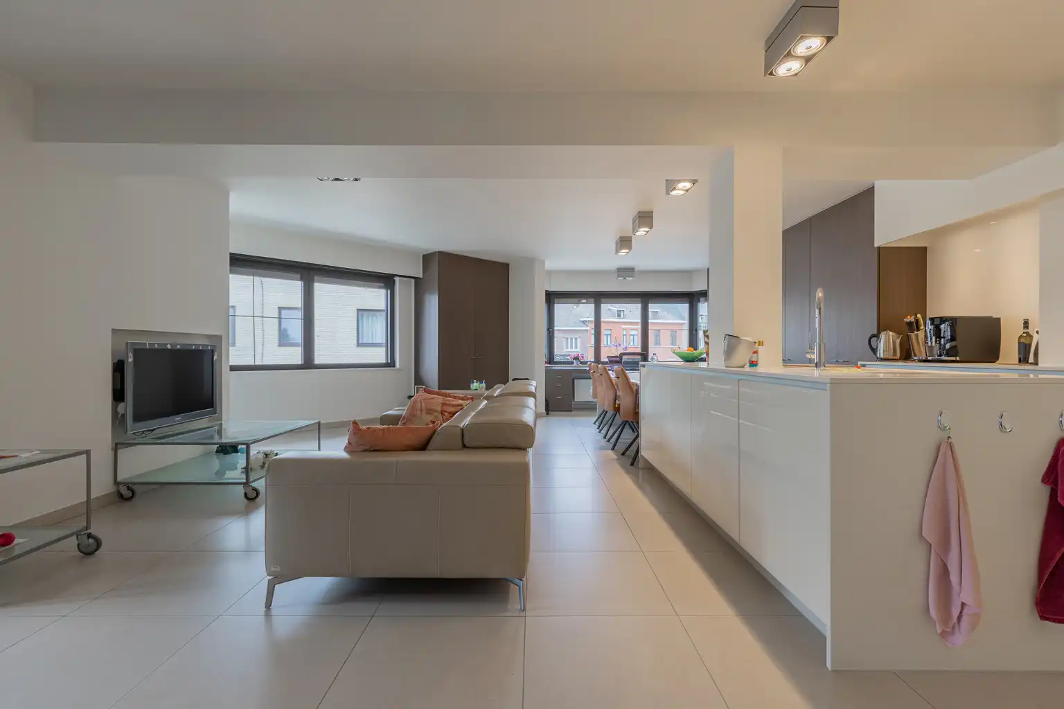 Gerenoveerd ruim appt 1e verd. met 3 slpk in hartje Opwijk! foto 6