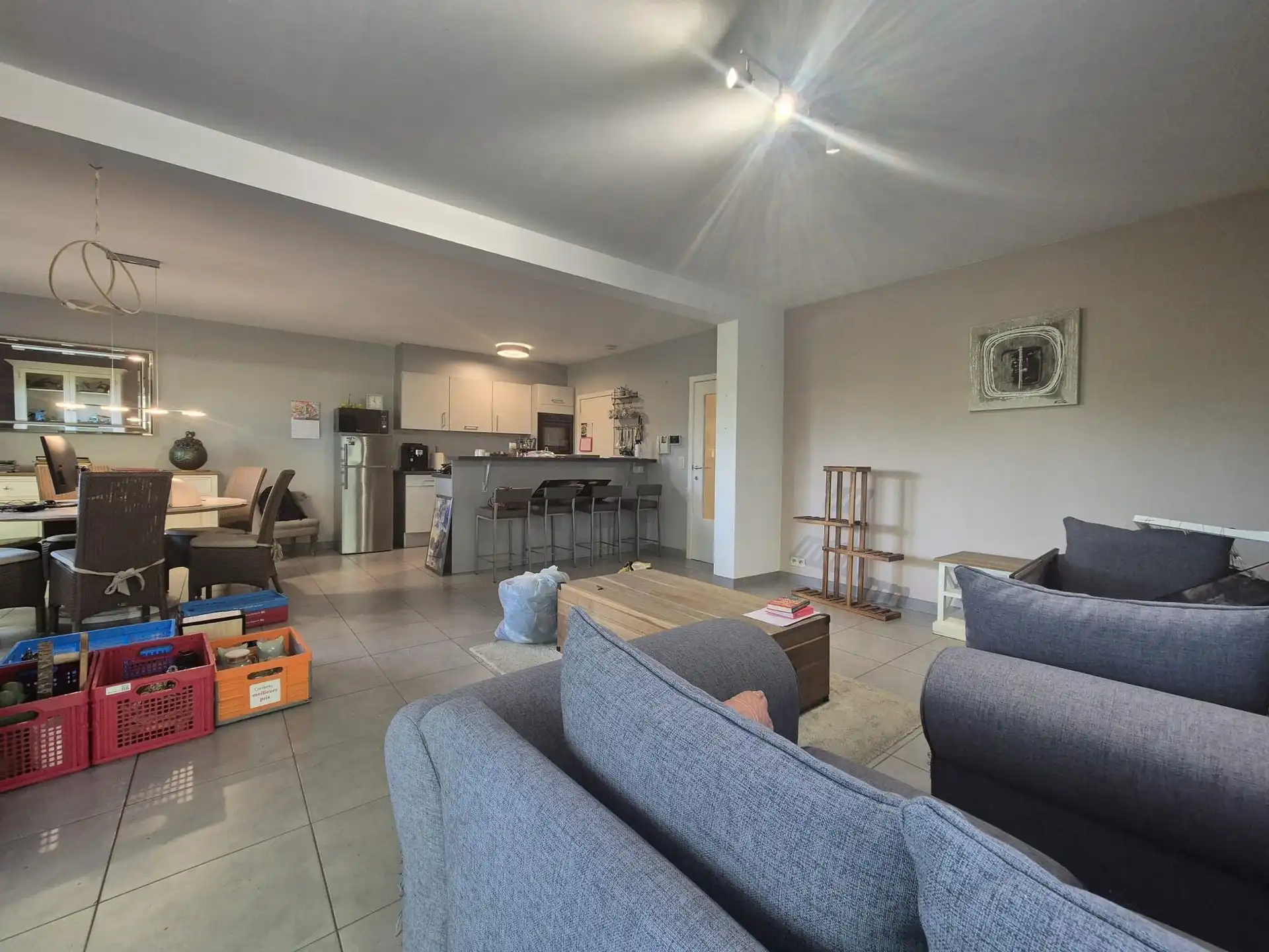 Ruim gelijkvloers villa appartement gelegen in afgesloten residentie.  foto 3