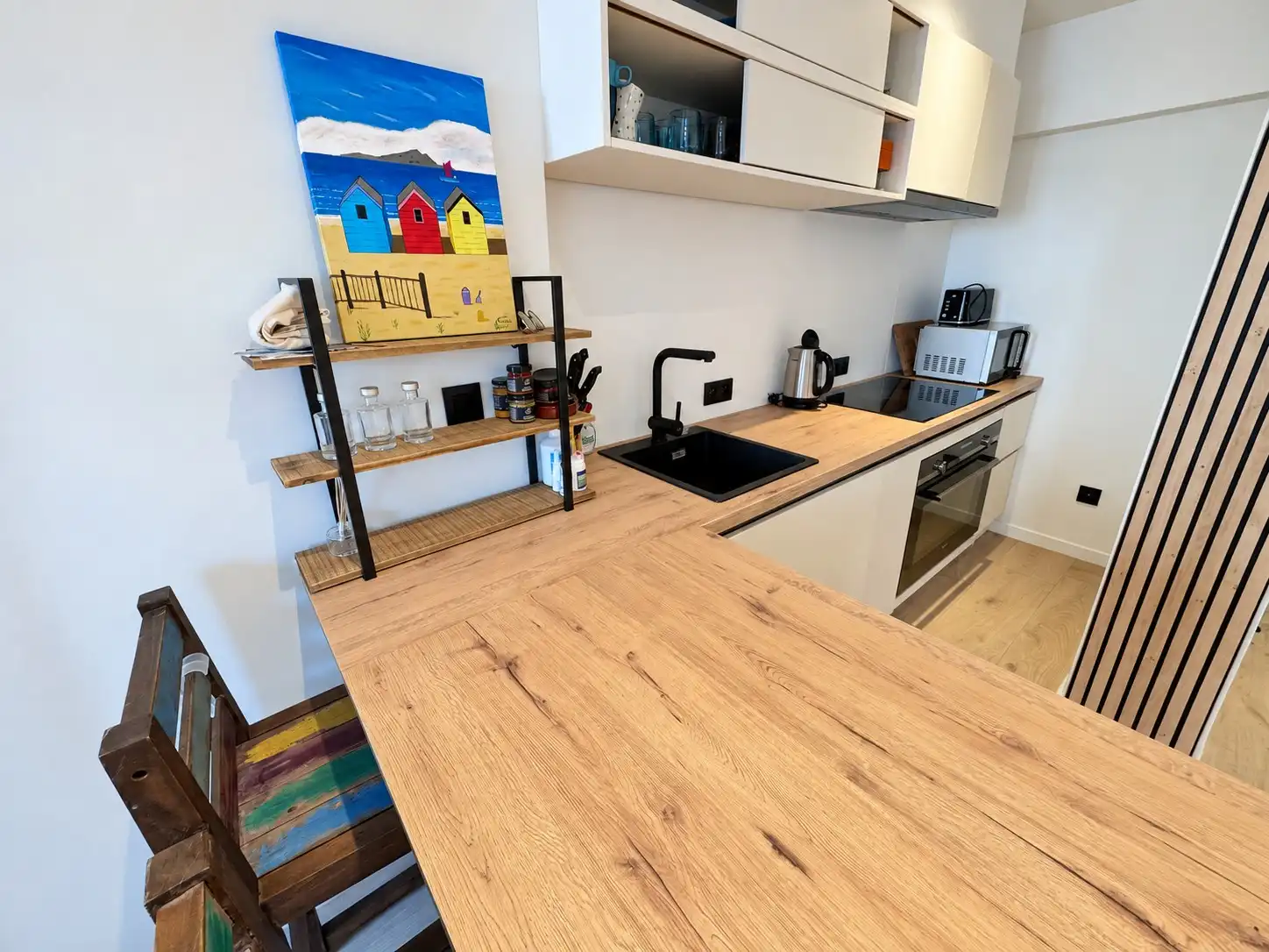 Verzorgd en instapklaar gelijkvloers appartement nabij het centrum van De Haan. foto 3