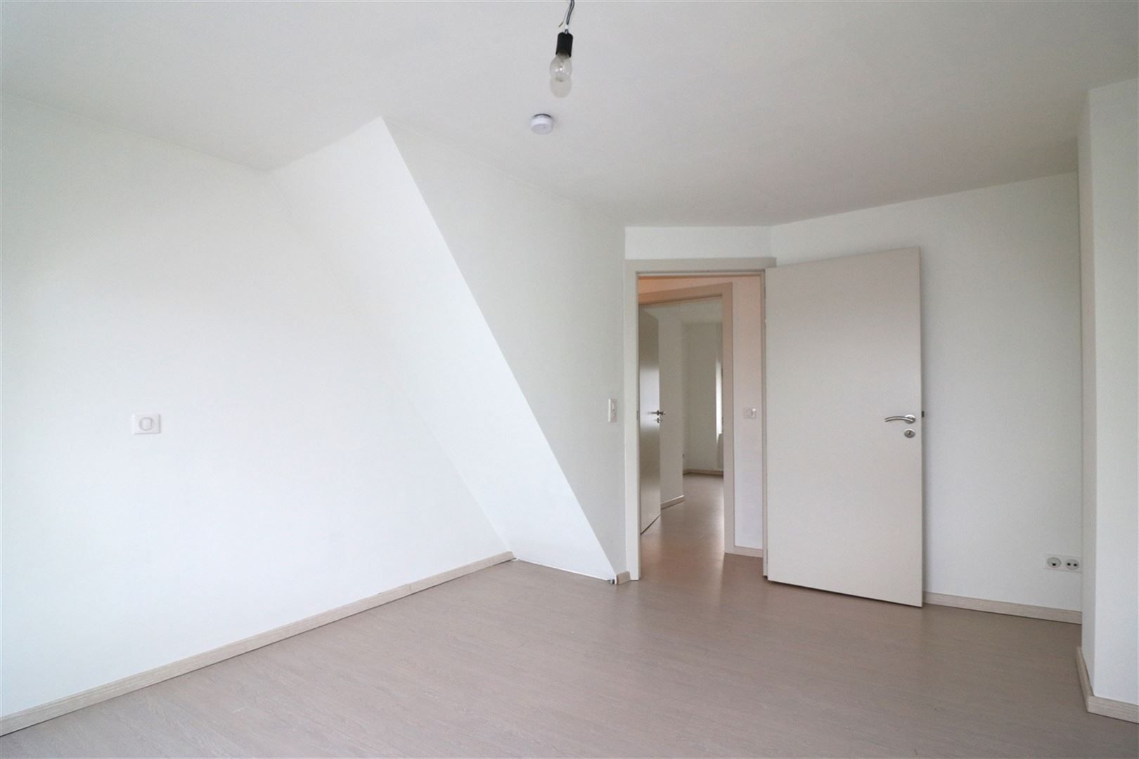 Instapklare woning met 3 slpk., koer en garage foto 23