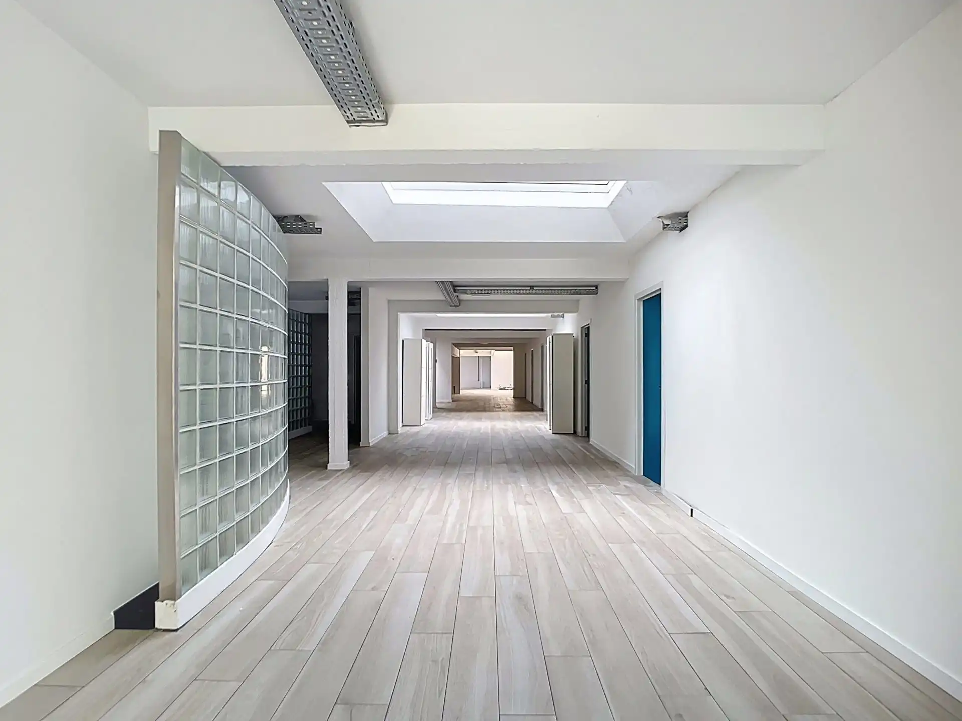 Prachtige kantoren te huur nabij het Antwerpse Eilandje van 675m². foto 2