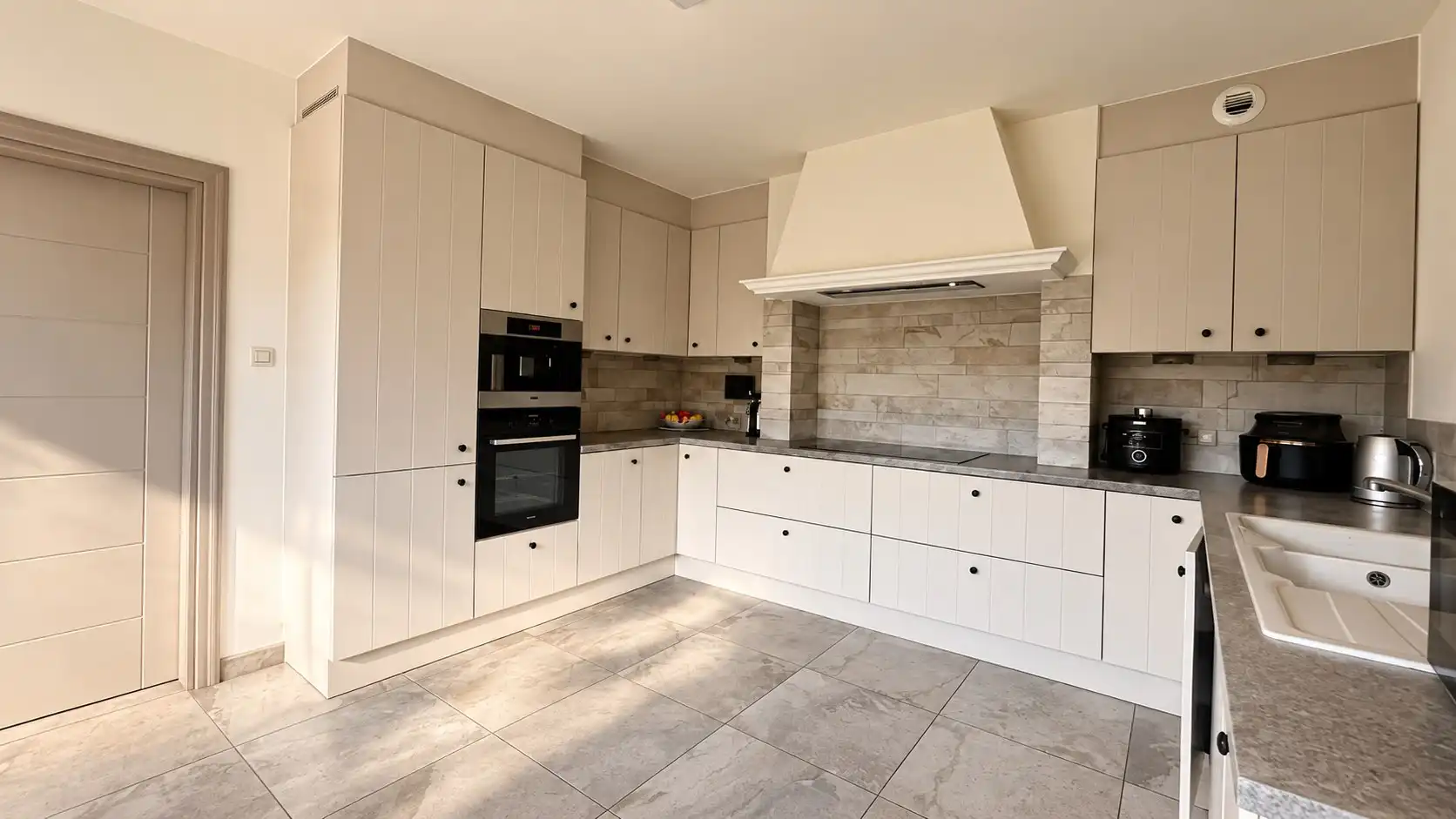 Grote woning met mogelijks 6 kamers, garage,... foto 9