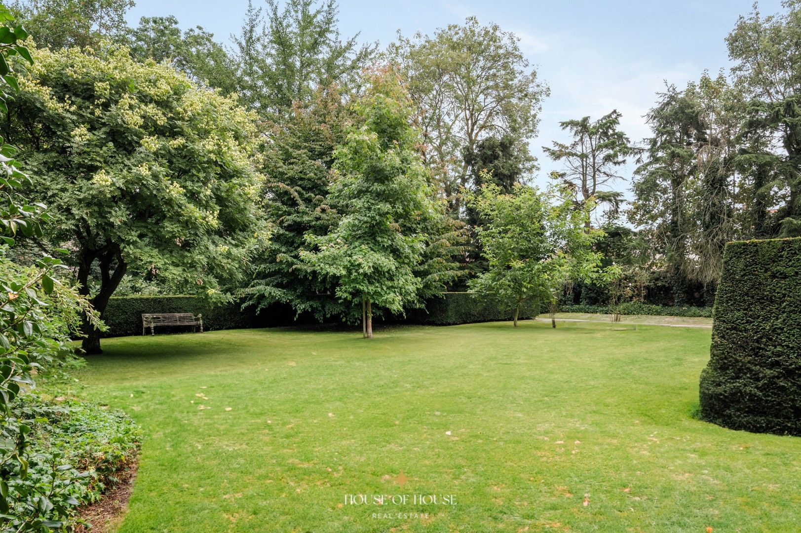 Kasteelvilla met prachtige tuin en zonder renovatieverplichting foto 4