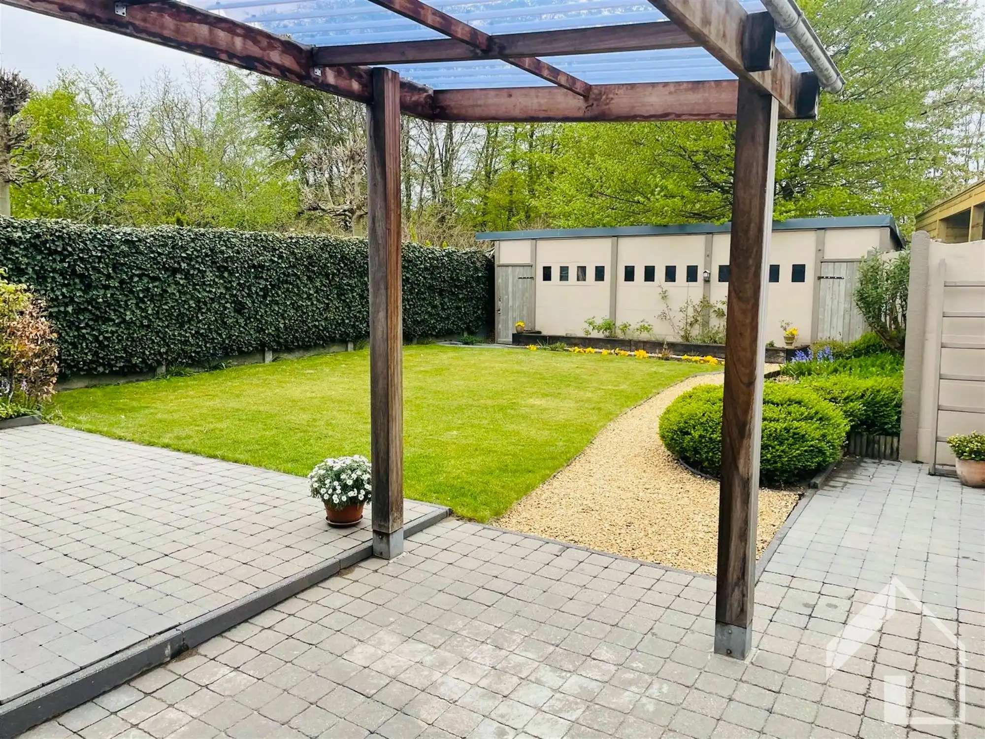 Leuke en instapklare starterswoning foto 14