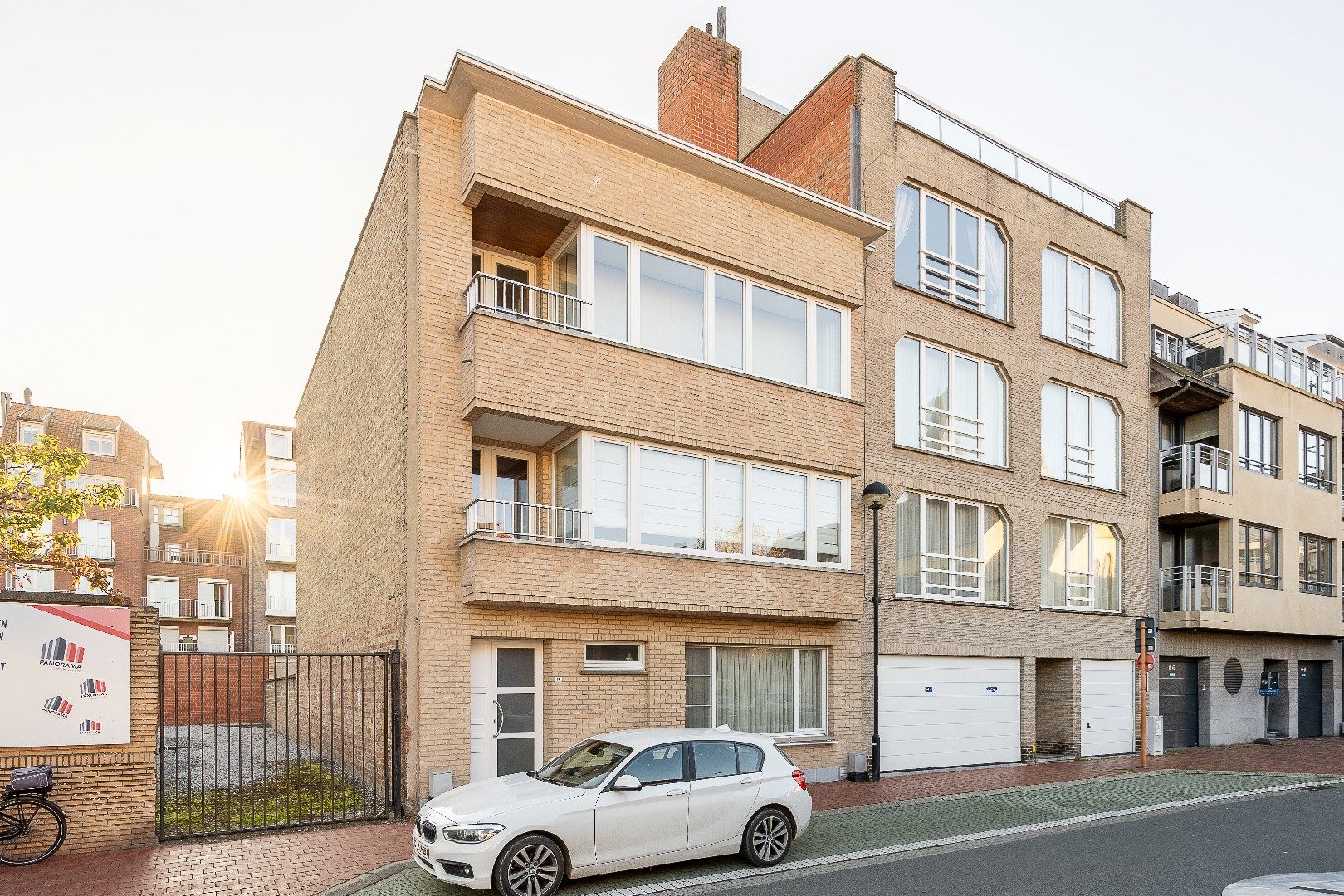 Te renoveren appartement gelegen in een kleinschalige residentie in een zijstraat van de Dumortierlaan. foto 21