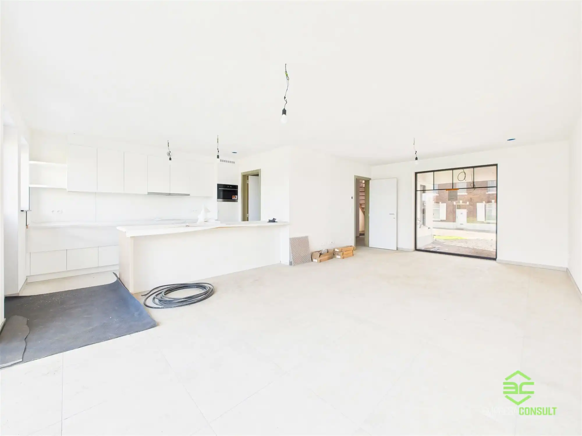 Afgewerkte nieuwbouwwoning met 4 slpk en E-peil 0! foto 3