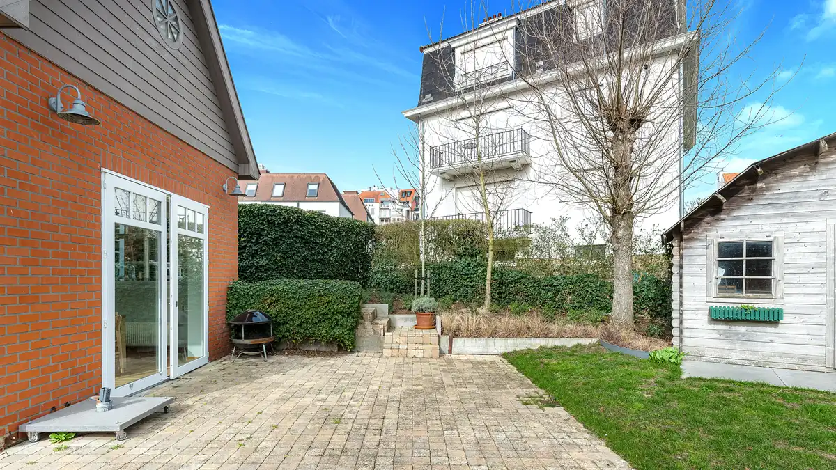 Subliem gerenoveerde koppelvilla op 150m van het strand te koop! foto 26