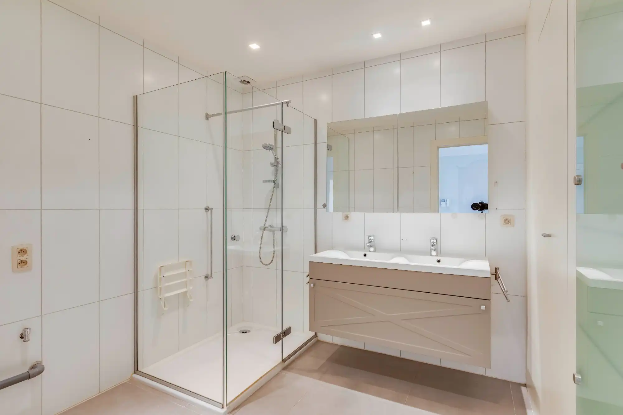 Welgelegen, stijlvol en lichtrijk appartement op wandelafstand van de Grote Markt foto 8