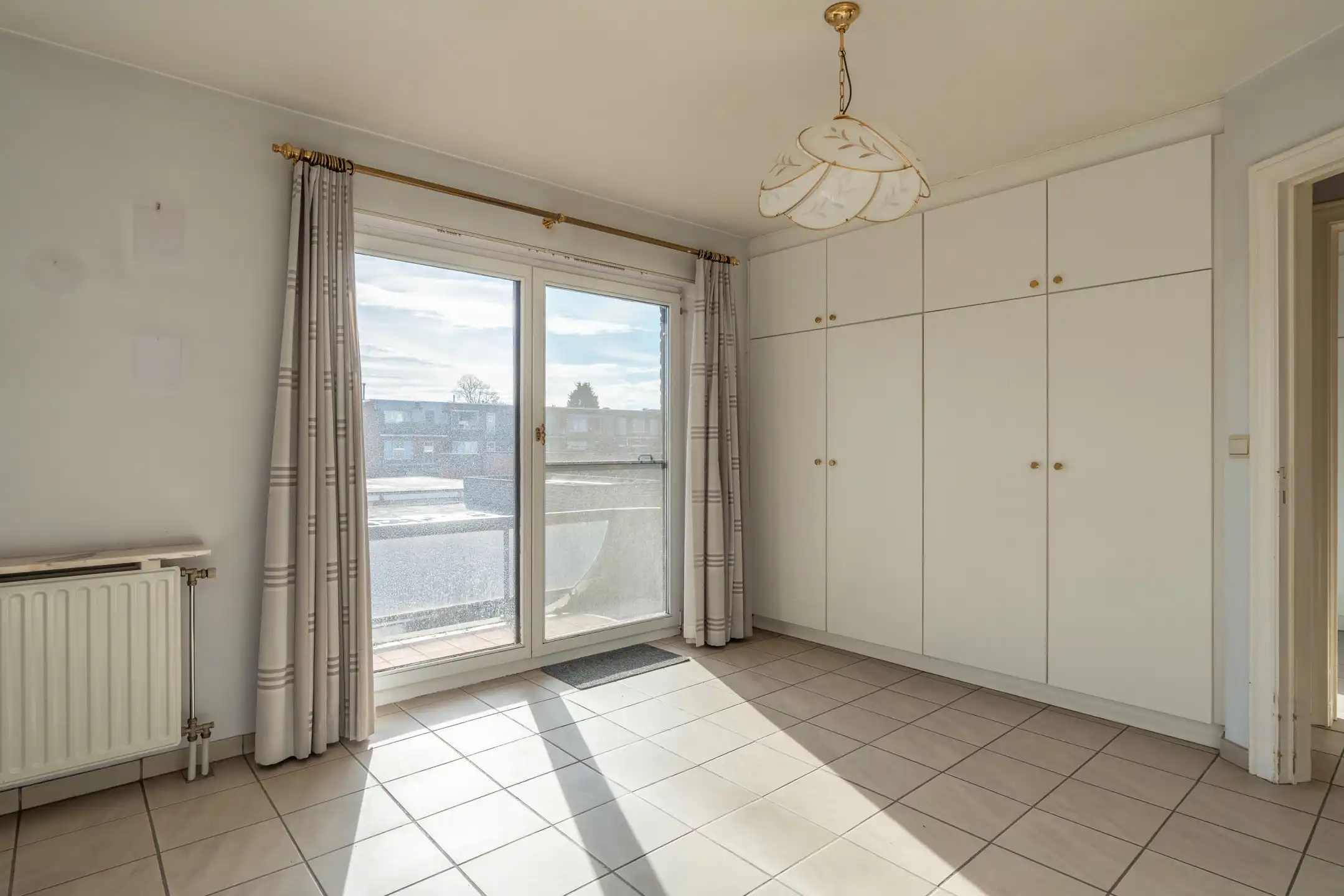 Goed onderhouden, gunstig gelegen 2 slpk app met garagebox. foto 17