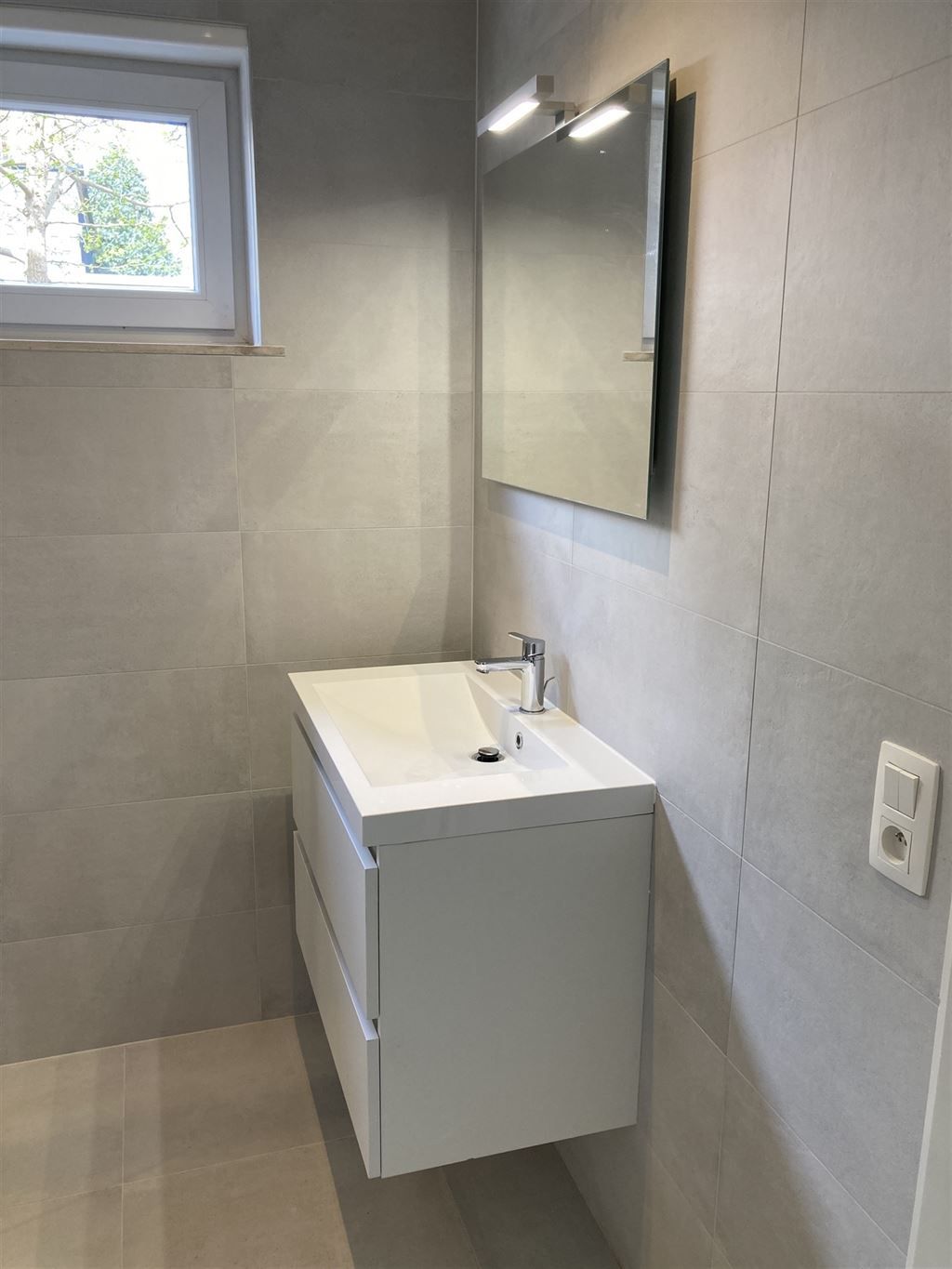 Prachtig gerenoveerd gelijkvloers appartement met 2 kamers foto 11