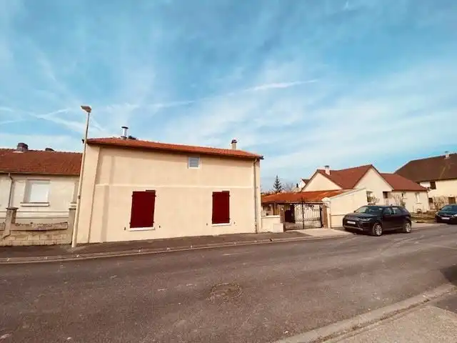 Sympathieke familiewoning midden in de Champagnestreek foto {{pictureIndex}}