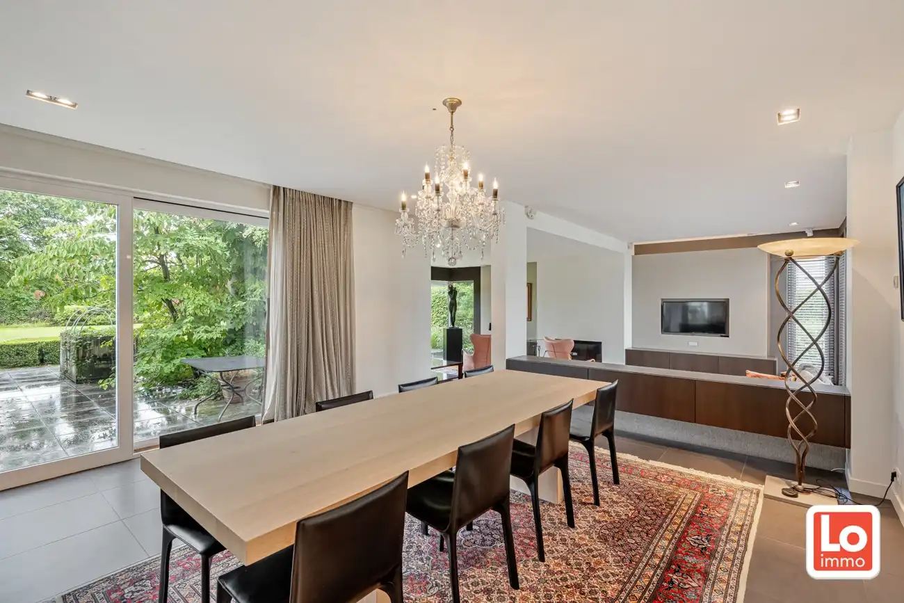 IN OPTIE! Mooie villa met prachtige tuin en zwembad foto 6