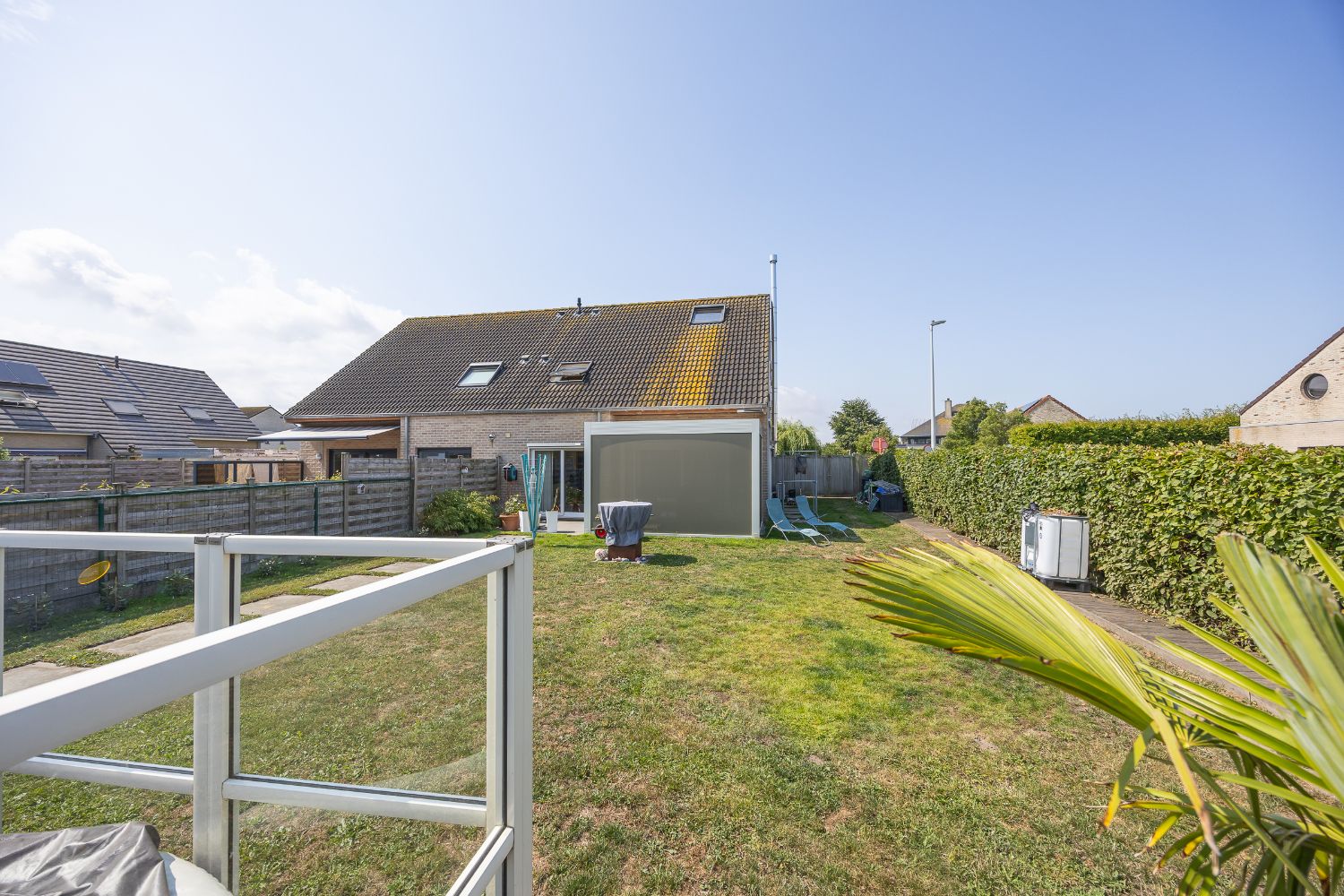 Ruime recente halfopen woning te koop in Bredene-Dorp foto 42