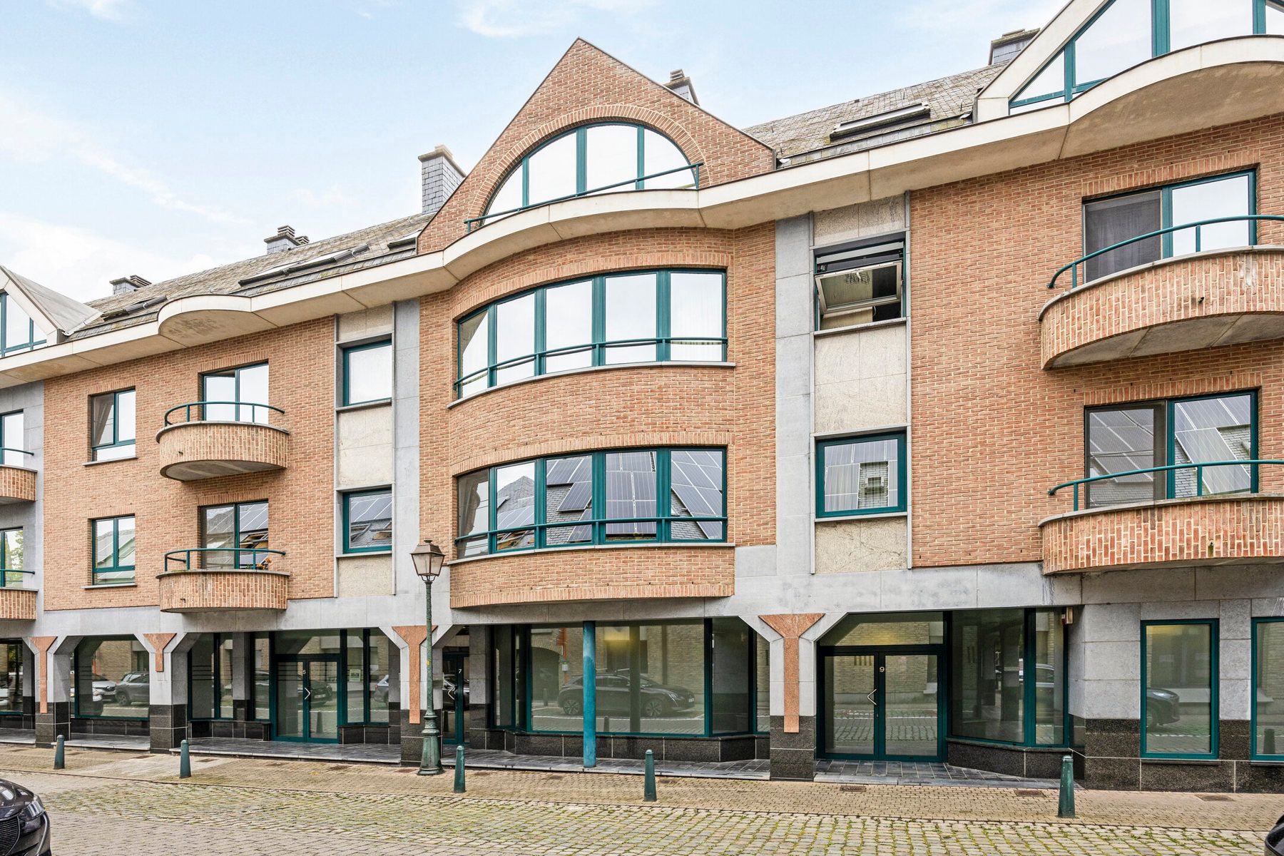 Uniek penthouse met 3 terrassen en adembenemend uitzicht in hartje Halle foto 1