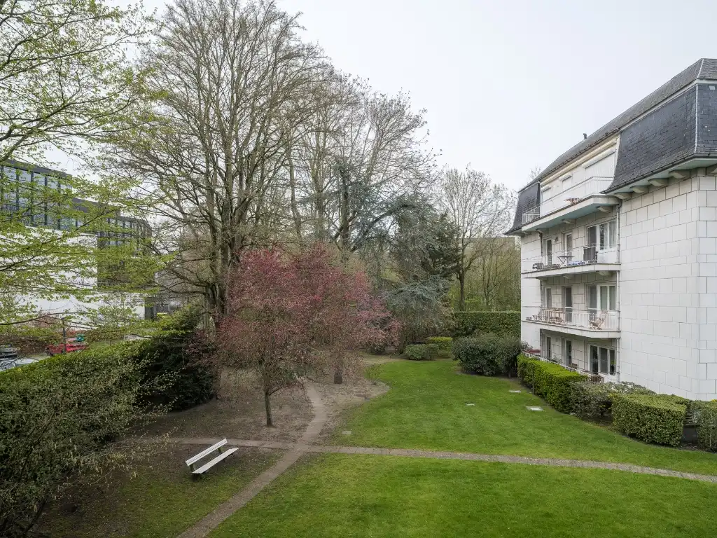 Hoekappartement met veel potentieel in residentie ‘Carlton’ nabij Gent foto 9