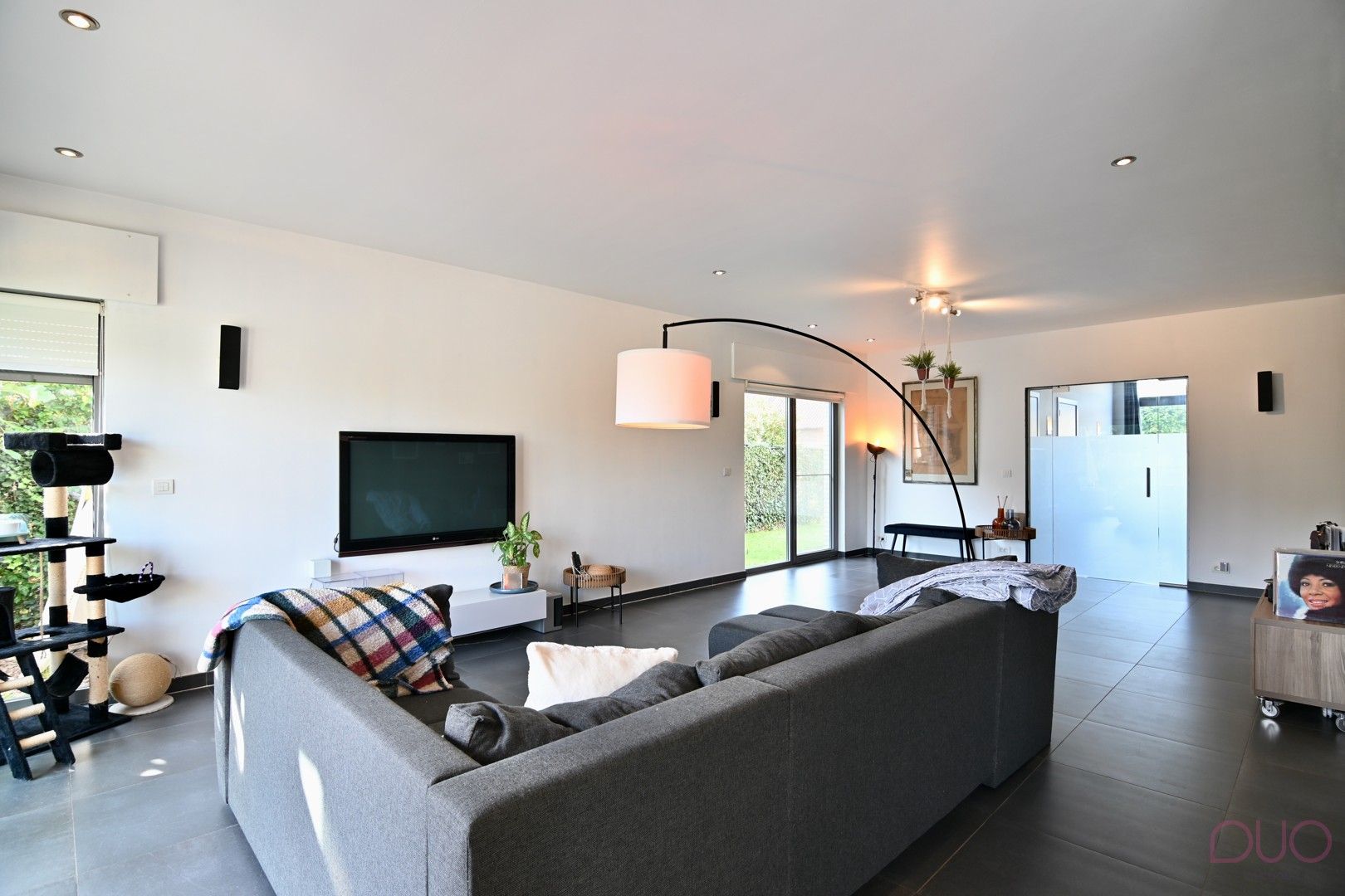 Knappe instapklare villawoning met vijf slaapkamers, verwarmd zwembad op 21a59ca foto 9