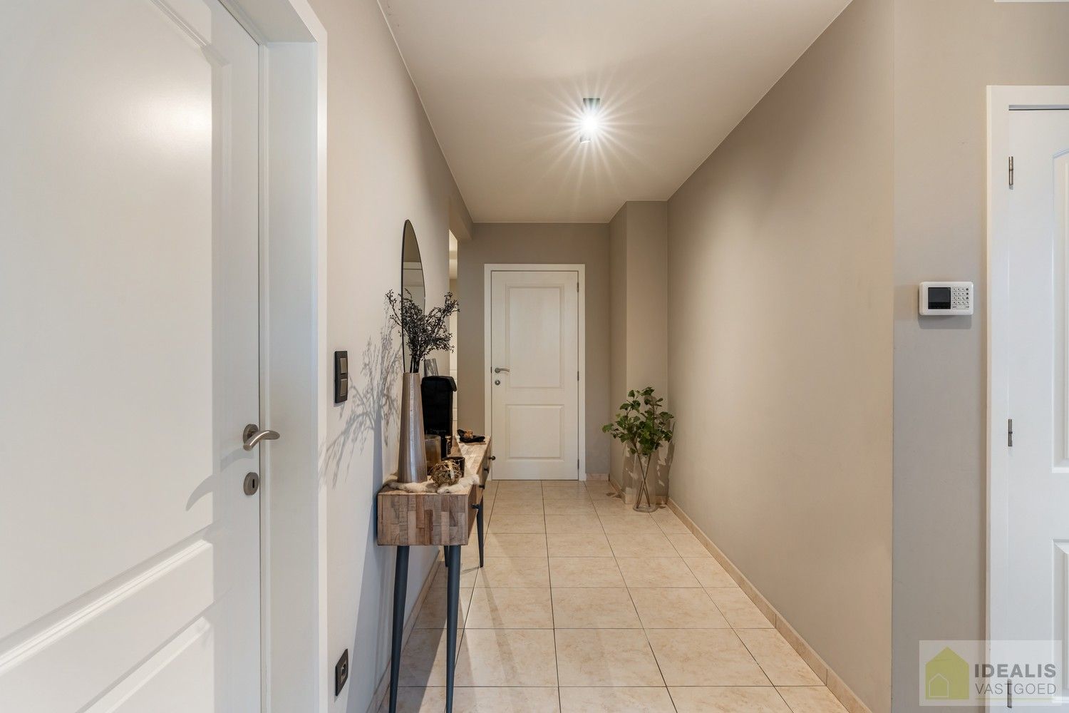 PERFECT ONDERHOUDEN GELIJKVLOERS APPARTEMENT MET MAAR LIEFST 3 SLAAPKAMERS VLAKBIJ HET BRUISENDSE CENTRUM VAN HEUSDEN-ZOLDER foto 6