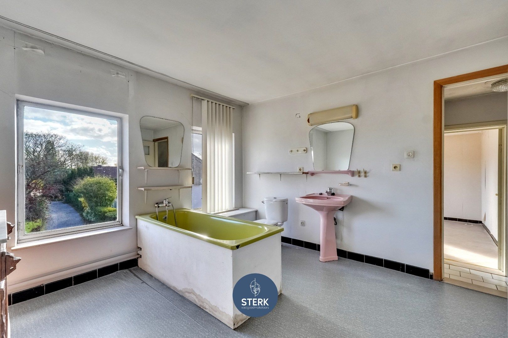 OP TE KNAPPEN GEZINSWONING MET RUIME TUIN TE OPGRIMBIE !  foto 13