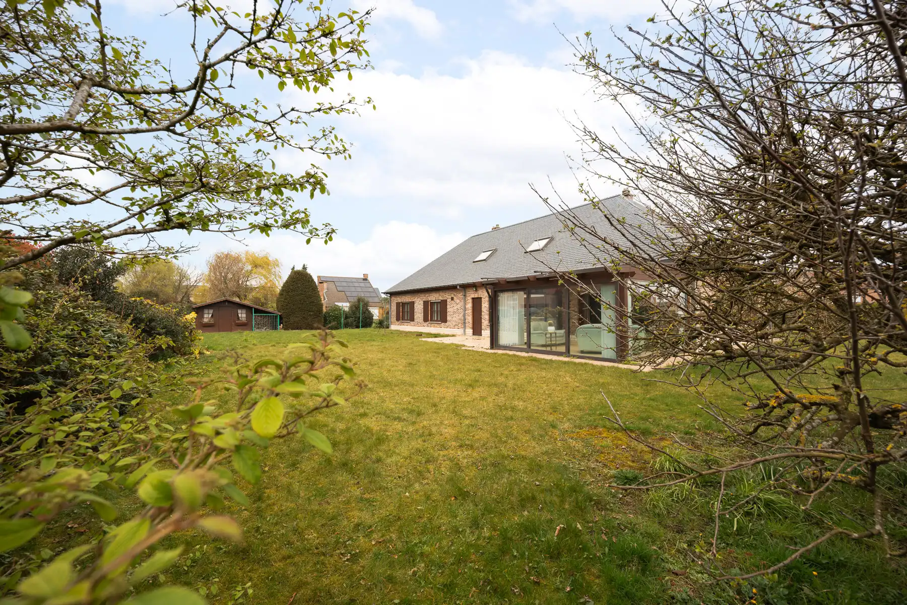 Prachtige instapklare laagbouwvilla op een zeer ruim perceel foto 26