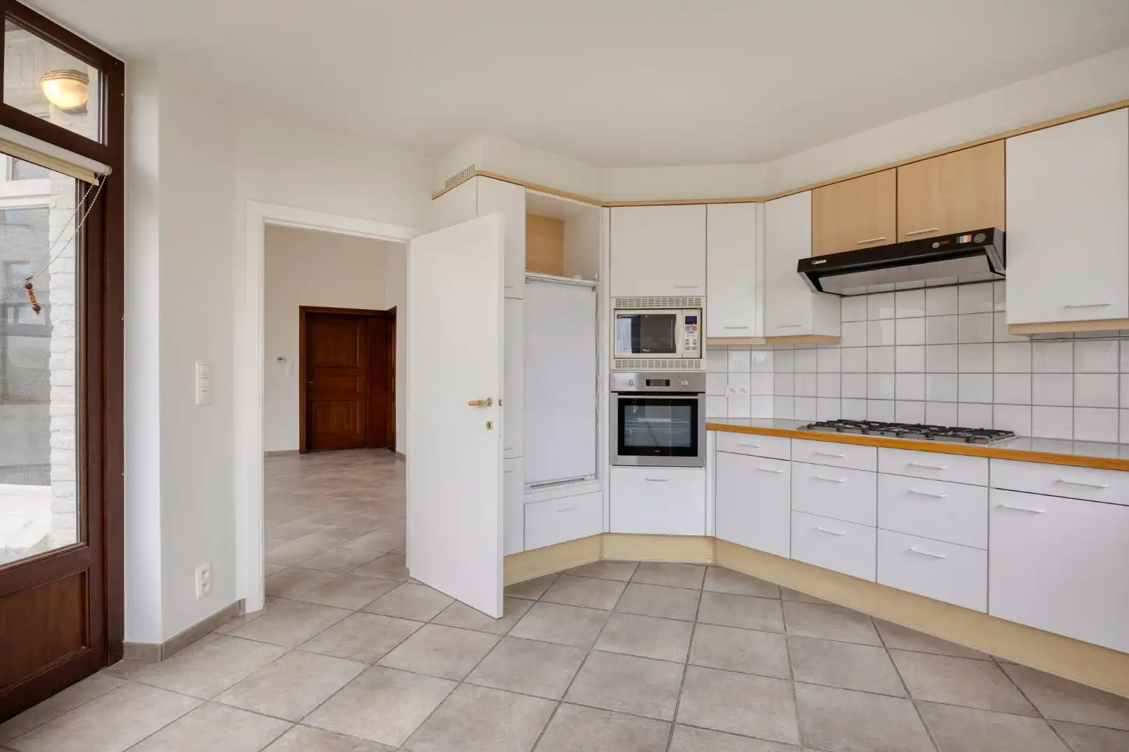 Instapklare gezinswoning met praktijkruimte foto 11