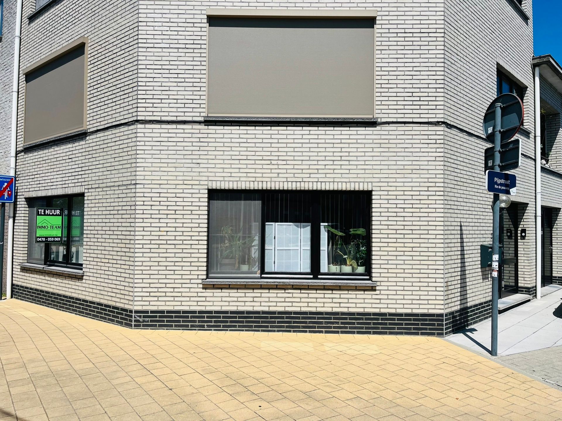 APPARTEMENT MET 1 SLPK IN HET CENTRUM VAN LIEDEKERKE foto {{pictureIndex}}