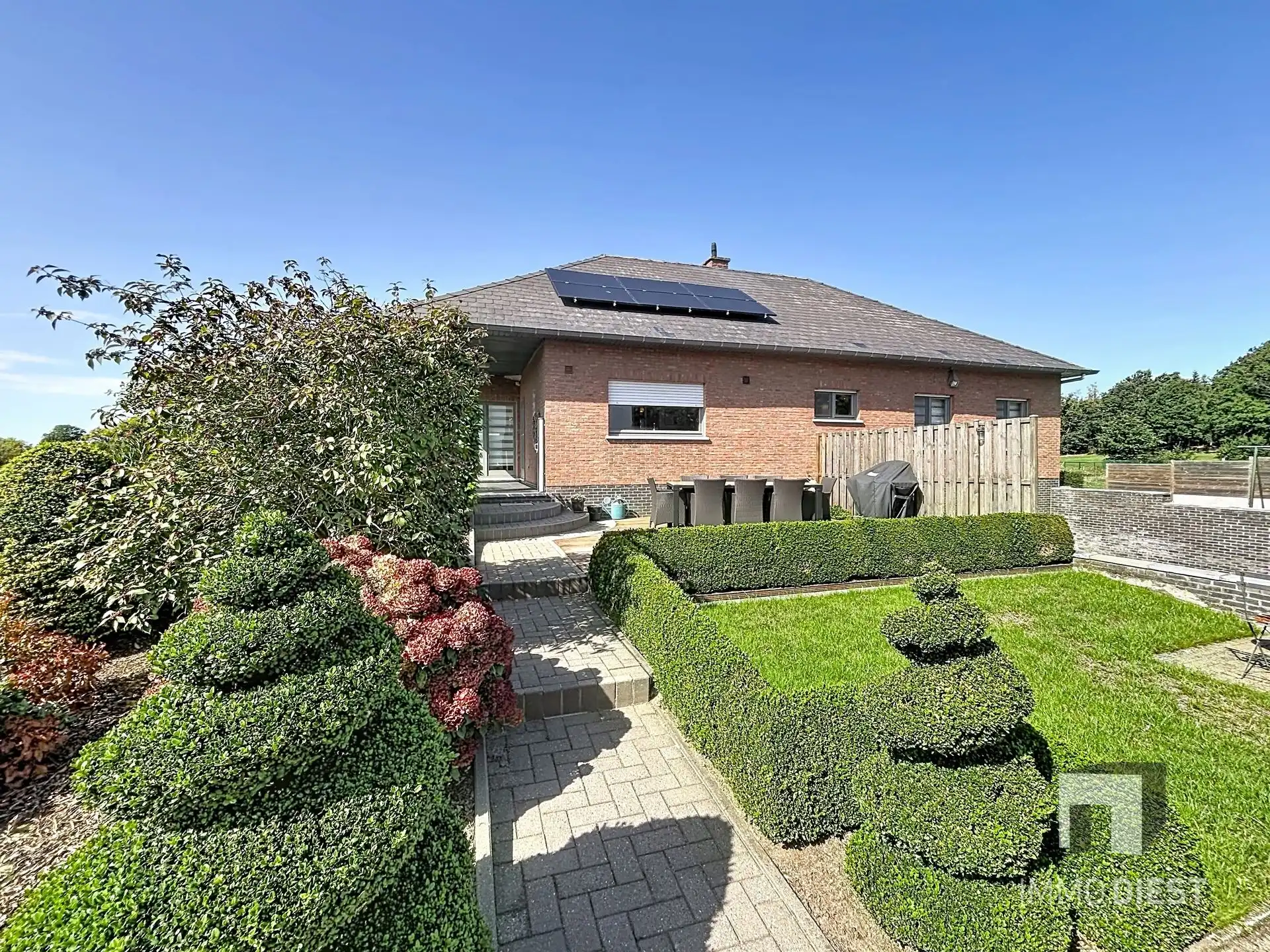 Gelijkvloerse woning met 4 slaapkamers en een volwaardige kelder foto 8
