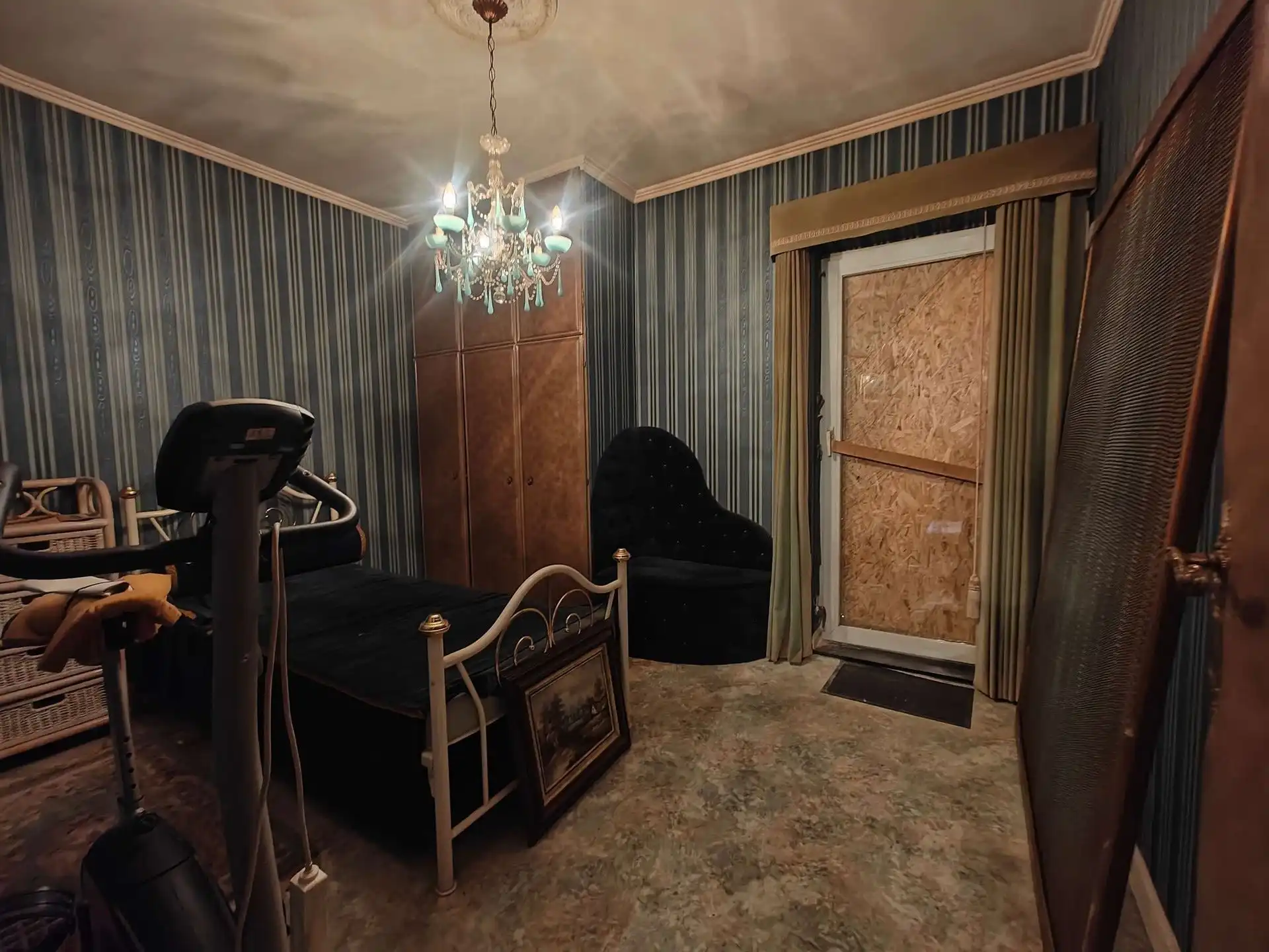Te renoveren, vrijstaande woning in een gezellige woonwijk foto 8