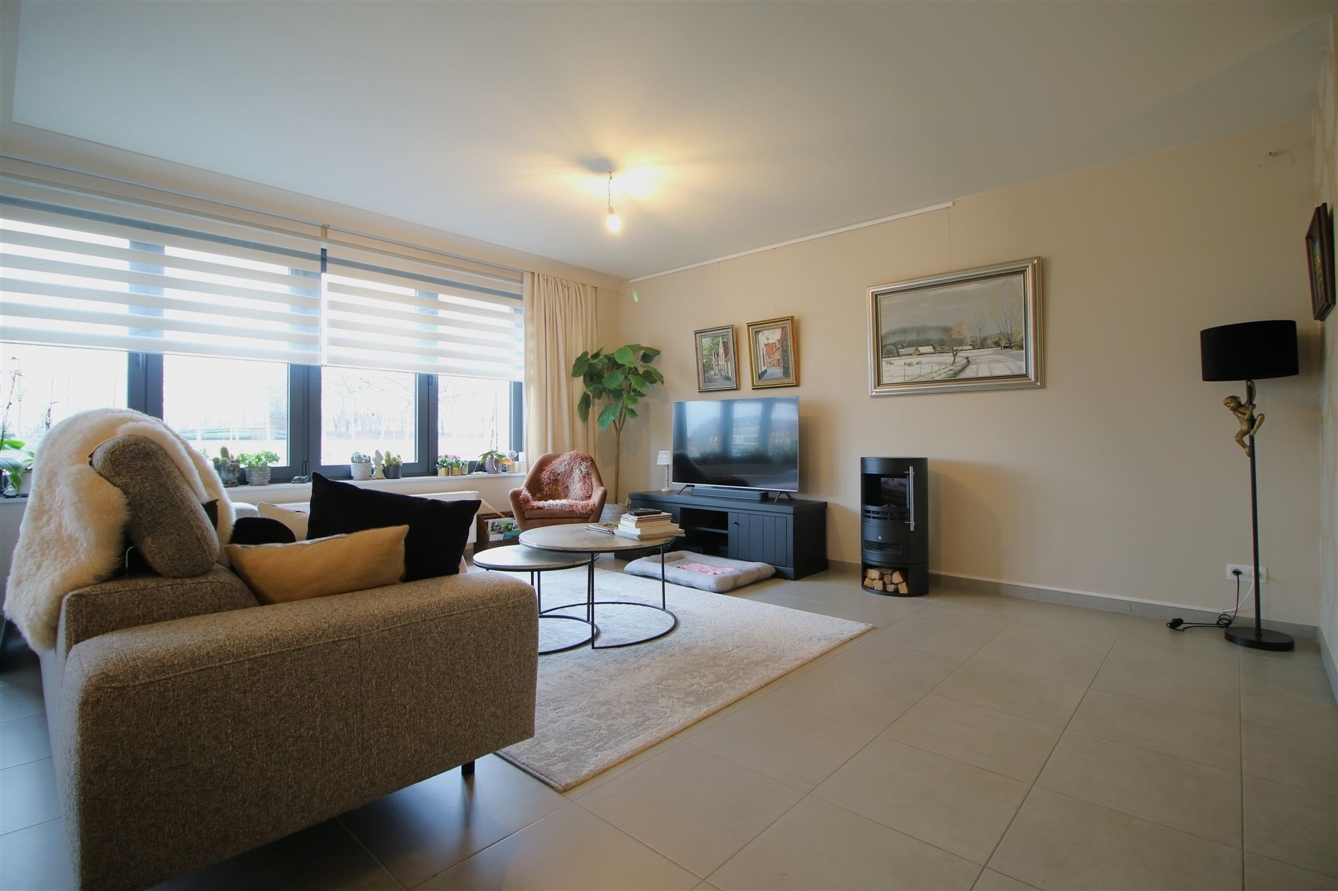 Knap gelijkvloers 2 slpk, terras & garage foto 4