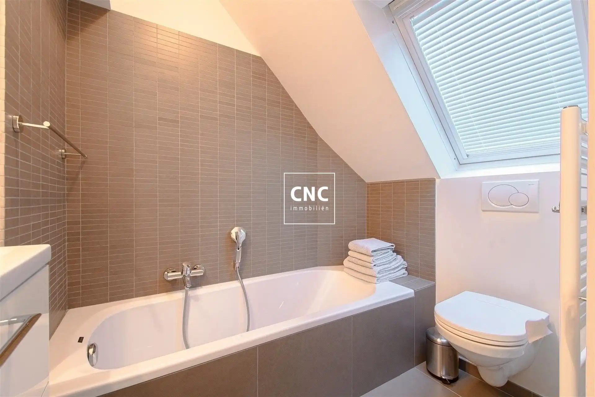 Duplex-appartement met zonneterras op toplocatie in Knokke foto 15