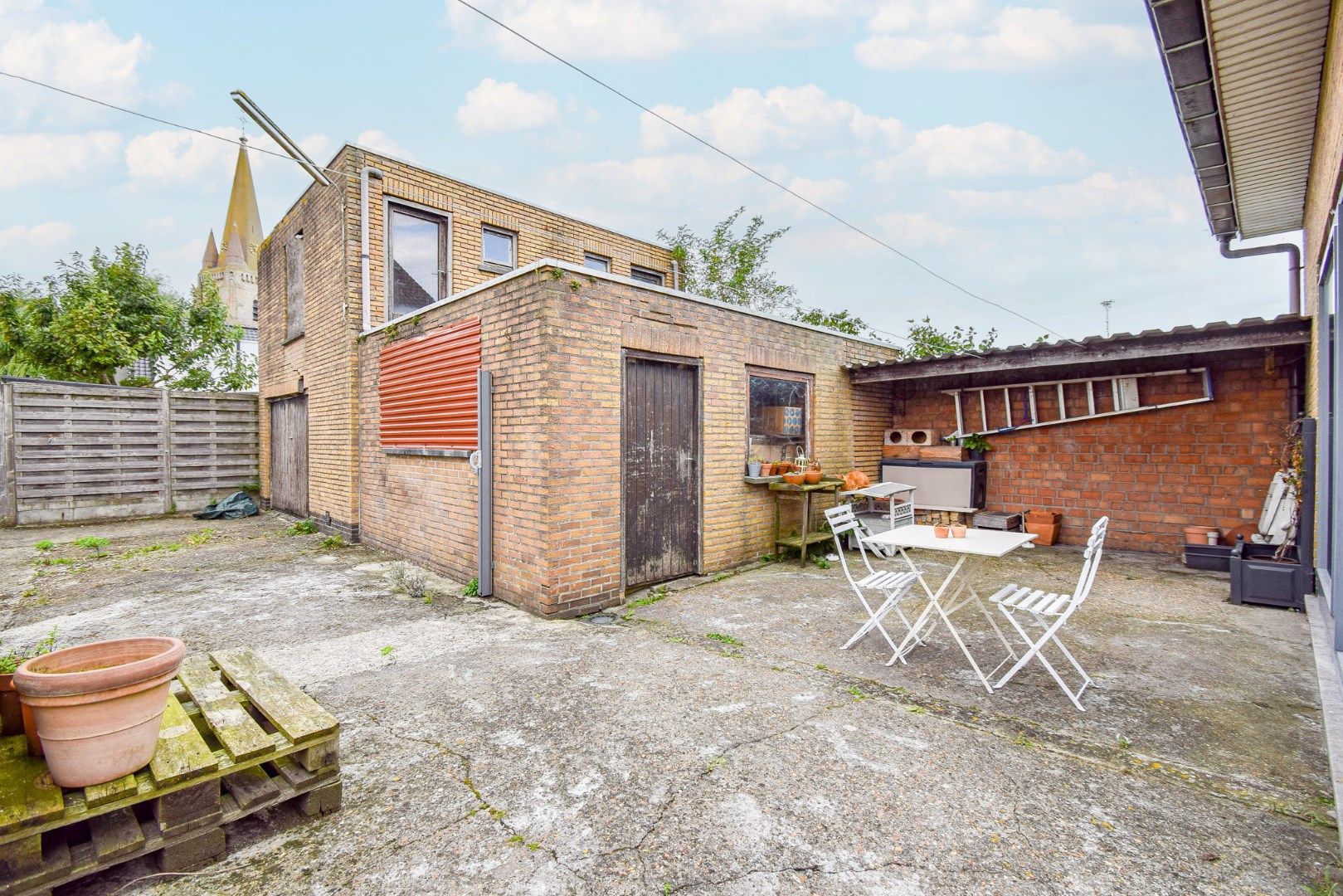 Rustig gelegen gezinswoning met 3 slaapkamers en garage foto 16