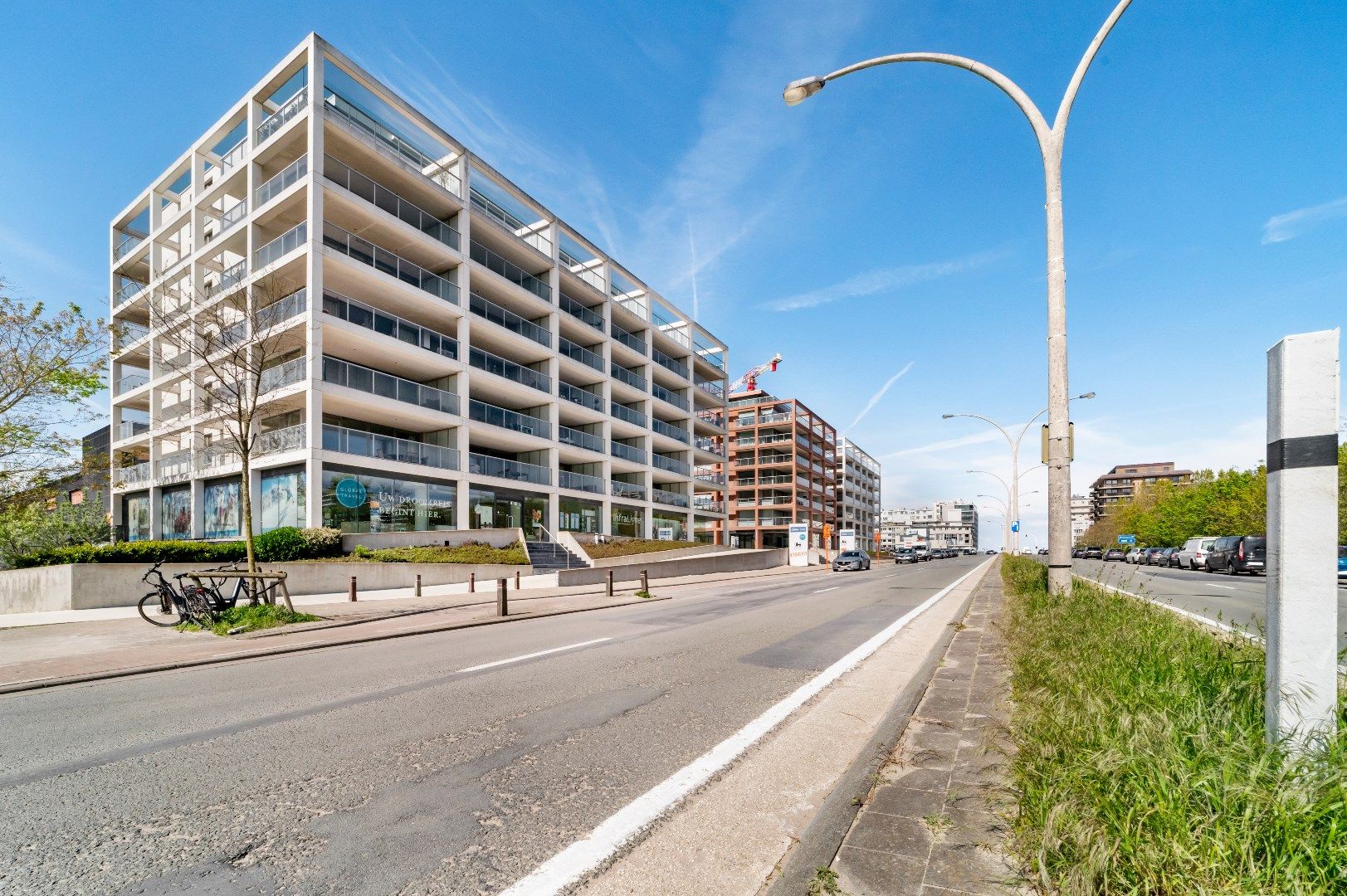 APPARTEMENT MET ZONNETERRAS OP WANDELAFSTAND VAN DE ZEEDIJK VAN MARIAKERKE foto 2